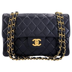 Chanel 2002 Vintage Negro Piel de Cordero Pequeño Bolso Clásico Doble Solapa 24k GHW 64869