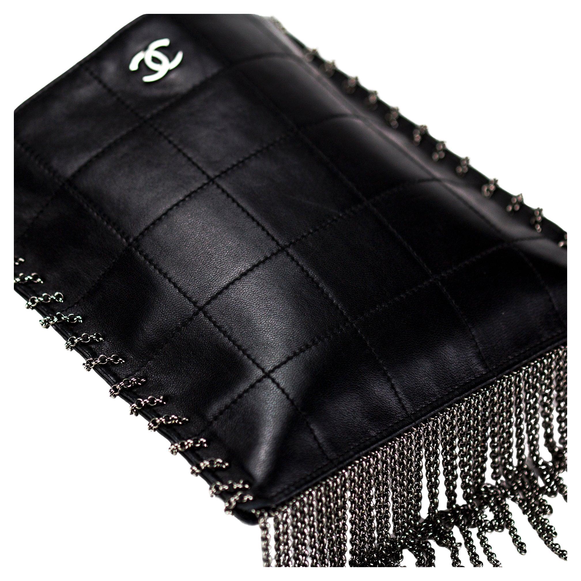 Women's Chanel 2002 Vintage Edgy Punk Fringe Chain Quilted Mini Tote Crossbody Bag For Sale
