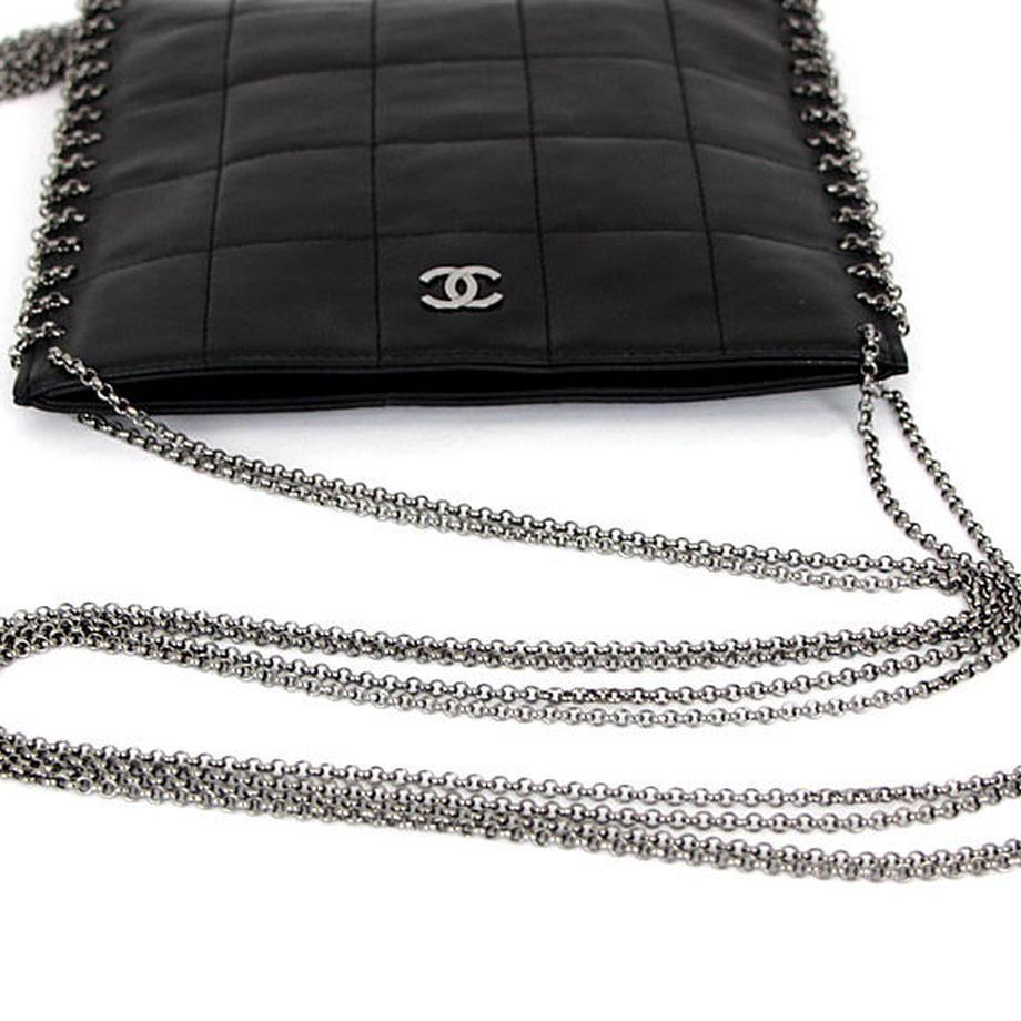 Chanel 2002 Vintage Edgy Punk Fringe Chain Quilted Mini Tote Crossbody Bag For Sale 1