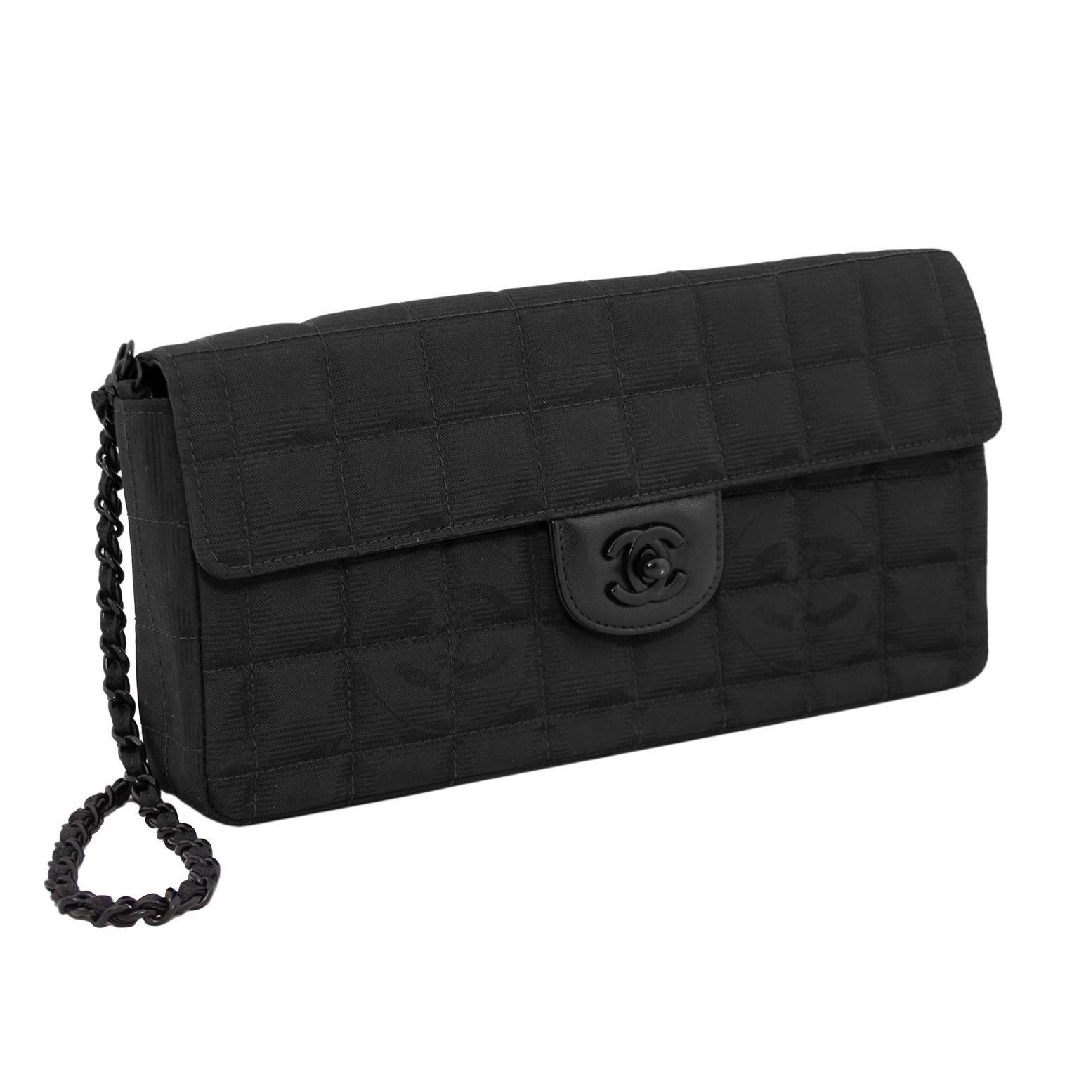 Chanel 2002 Vintage So Black Long Medium Shoulder Convertible Clutch Flap Bag For Sale 10