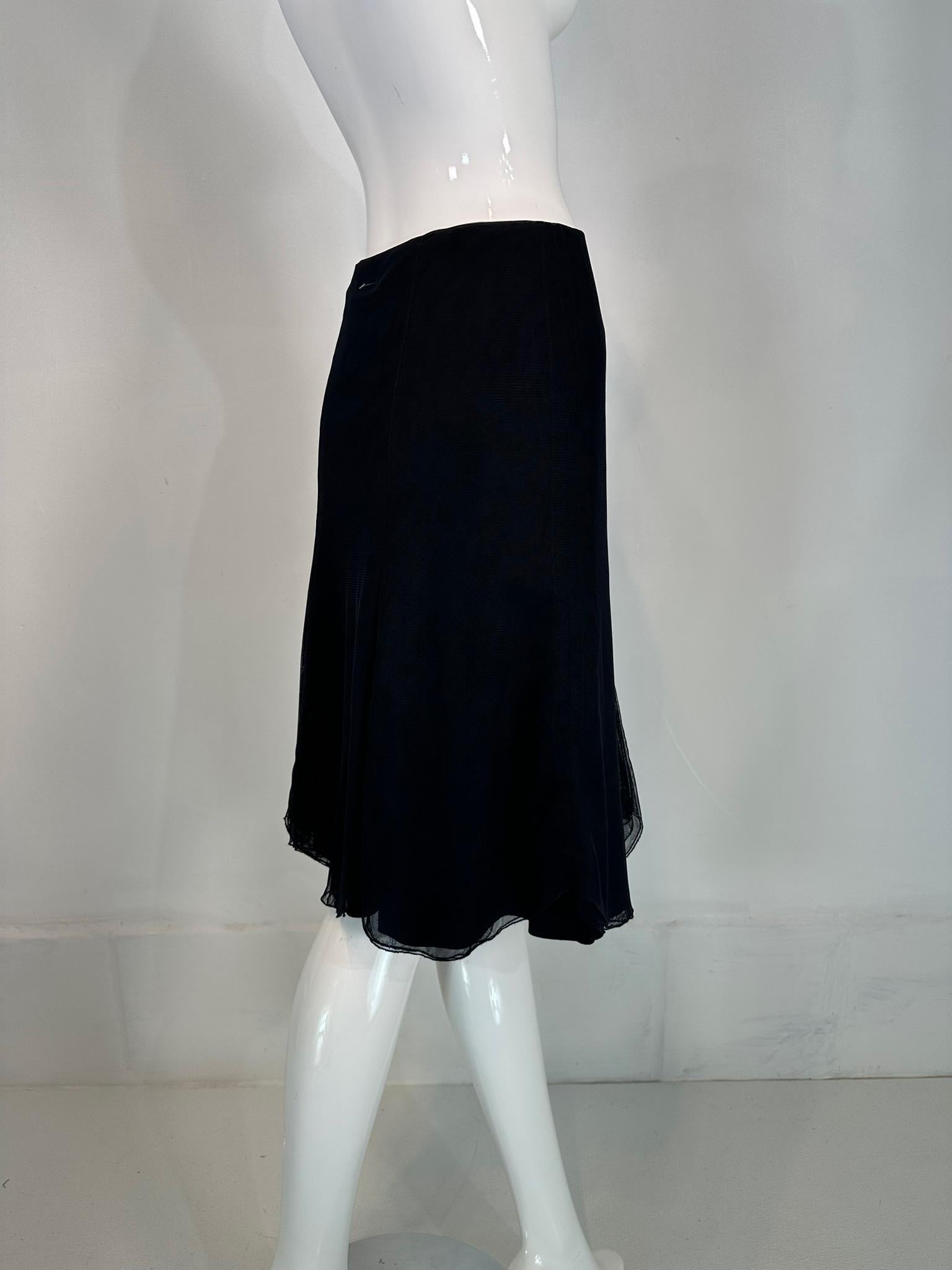 Chanel 2002C Jupe à trois couches en tulle bleu marine bordée de volants 38 en vente 5