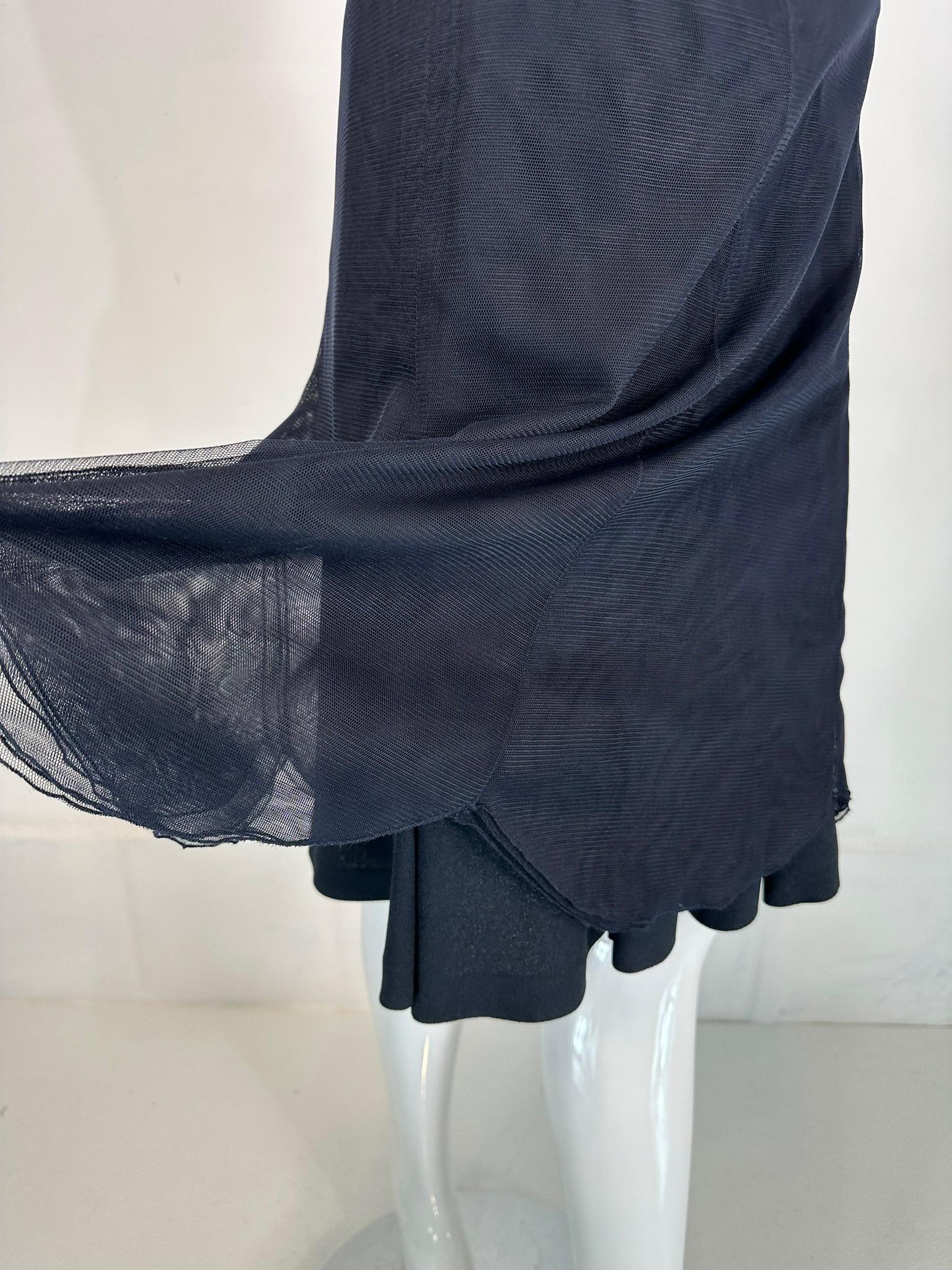 Chanel 2002C Jupe à trois couches en tulle bleu marine bordée de volants 38 en vente 7