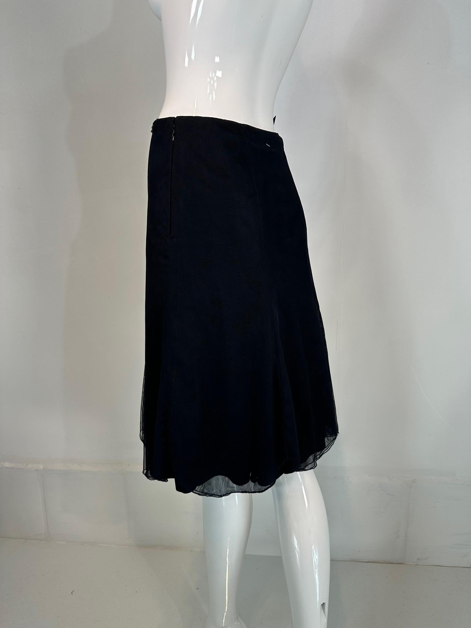 Chanel 2002C Jupe à trois couches en tulle bleu marine bordée de volants 38 en vente 2
