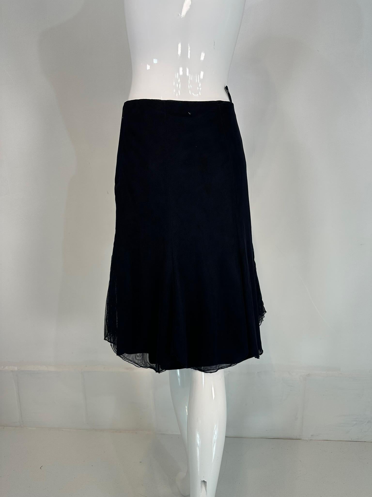 Chanel 2002C Jupe à trois couches en tulle bleu marine bordée de volants 38 en vente 3
