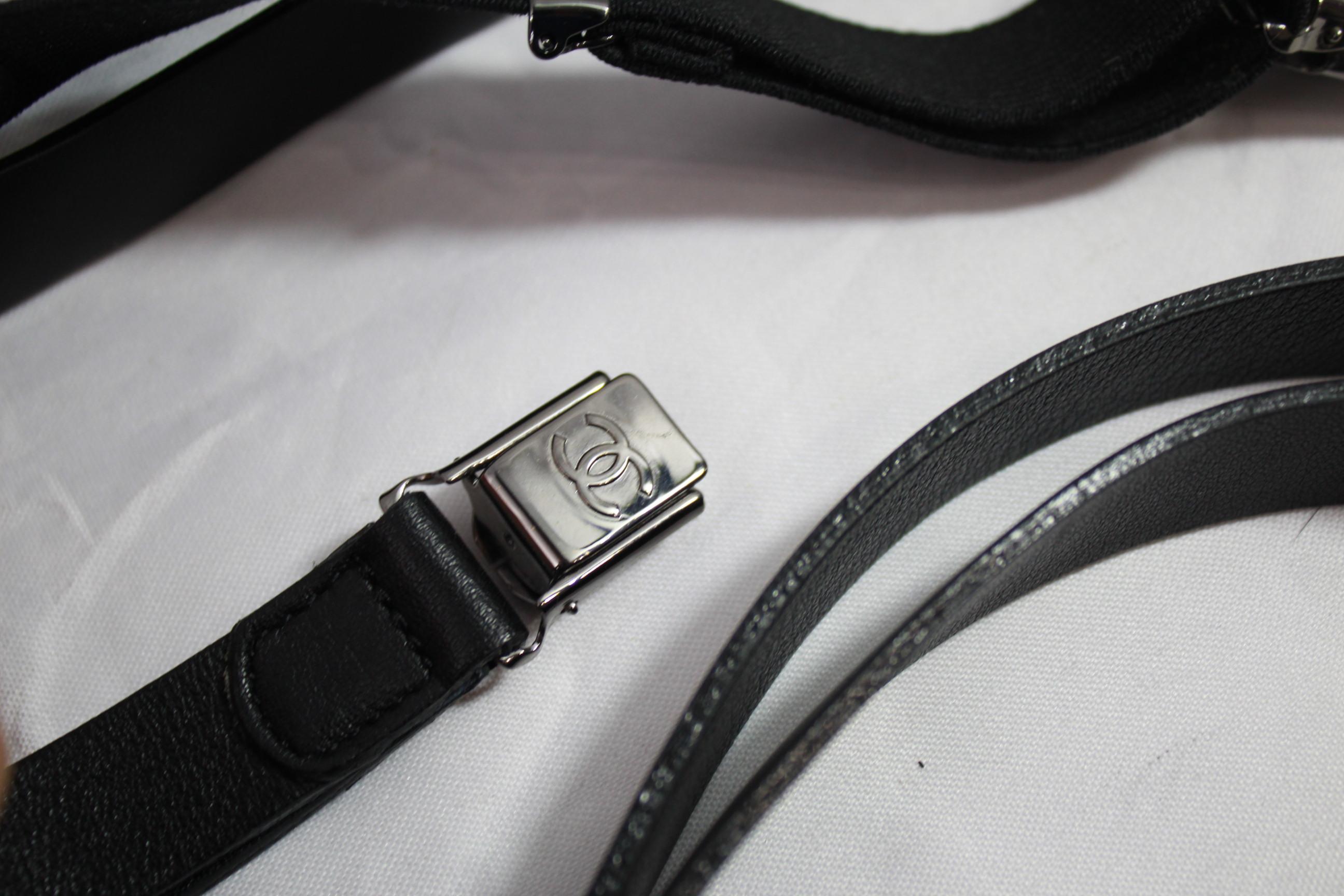 Iconic Chanel suspenders from the 2003 Collection
Excellent condition
Lenght 103 cm

