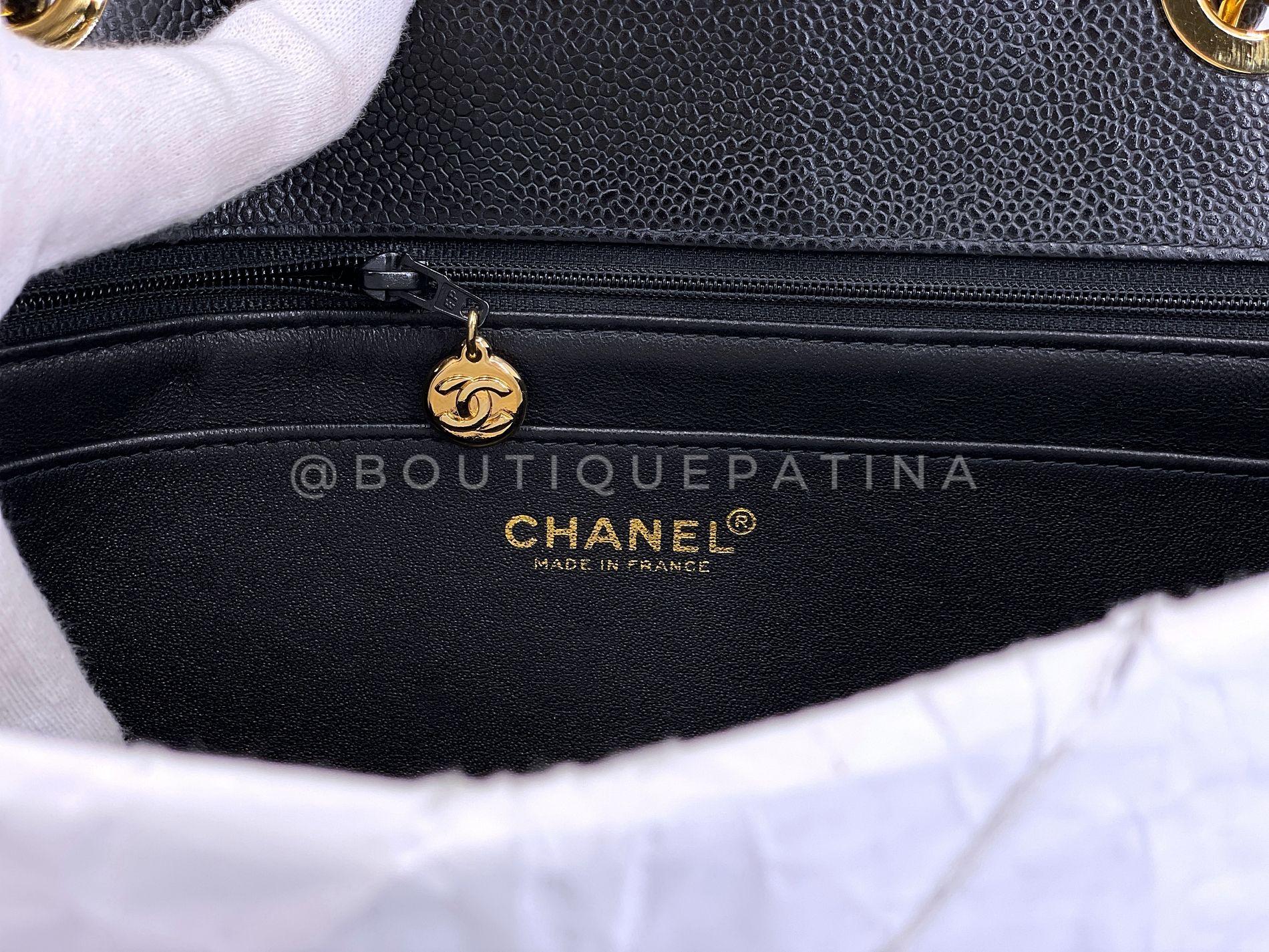 Chanel 2003 Vintage By Jumbo Black Caviar Classic Flap Bag 24k GHW  68942 en vente 6