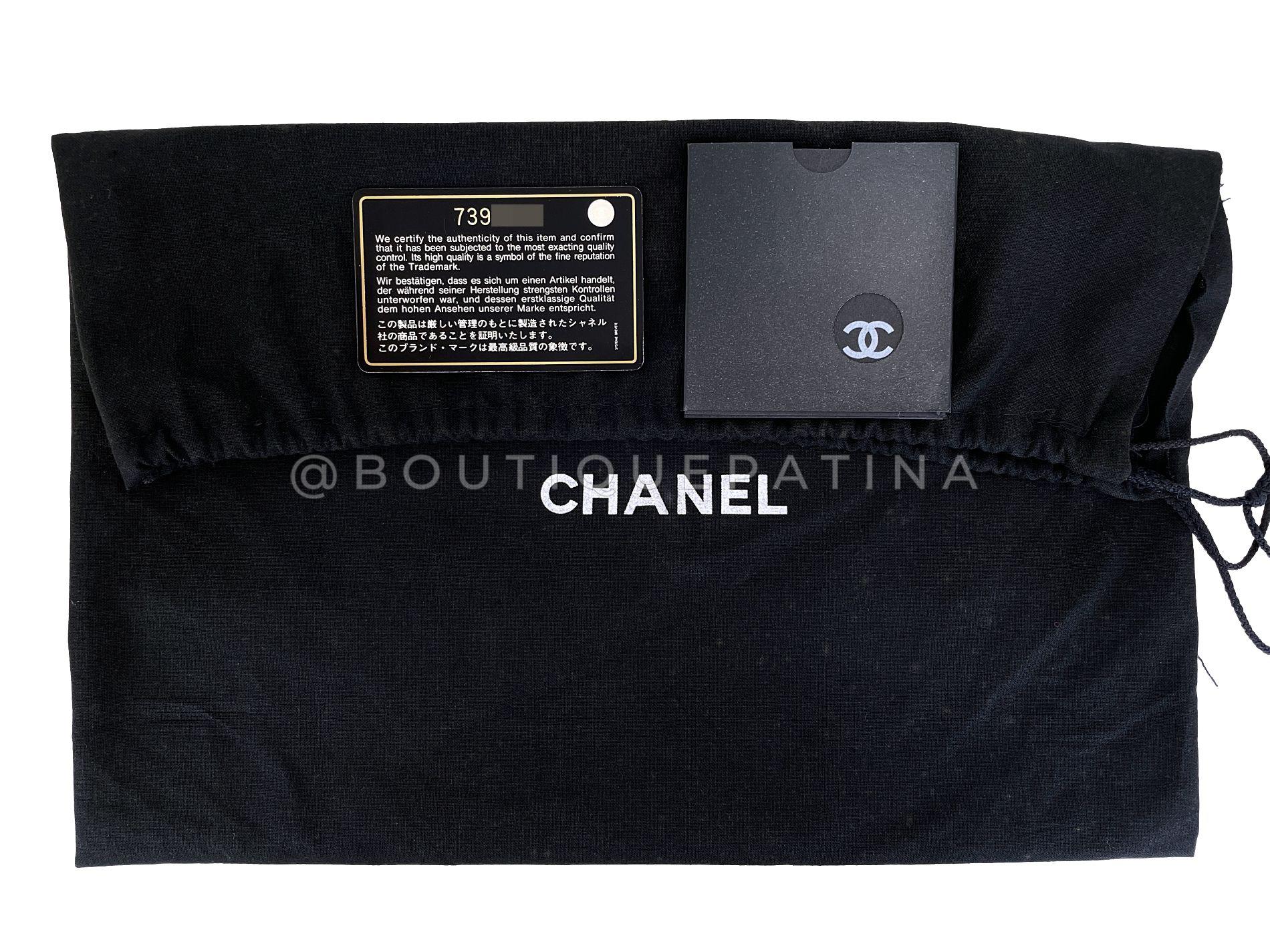 Chanel 2003 Vintage By Jumbo Black Caviar Classic Flap Bag 24k GHW  68942 en vente 8