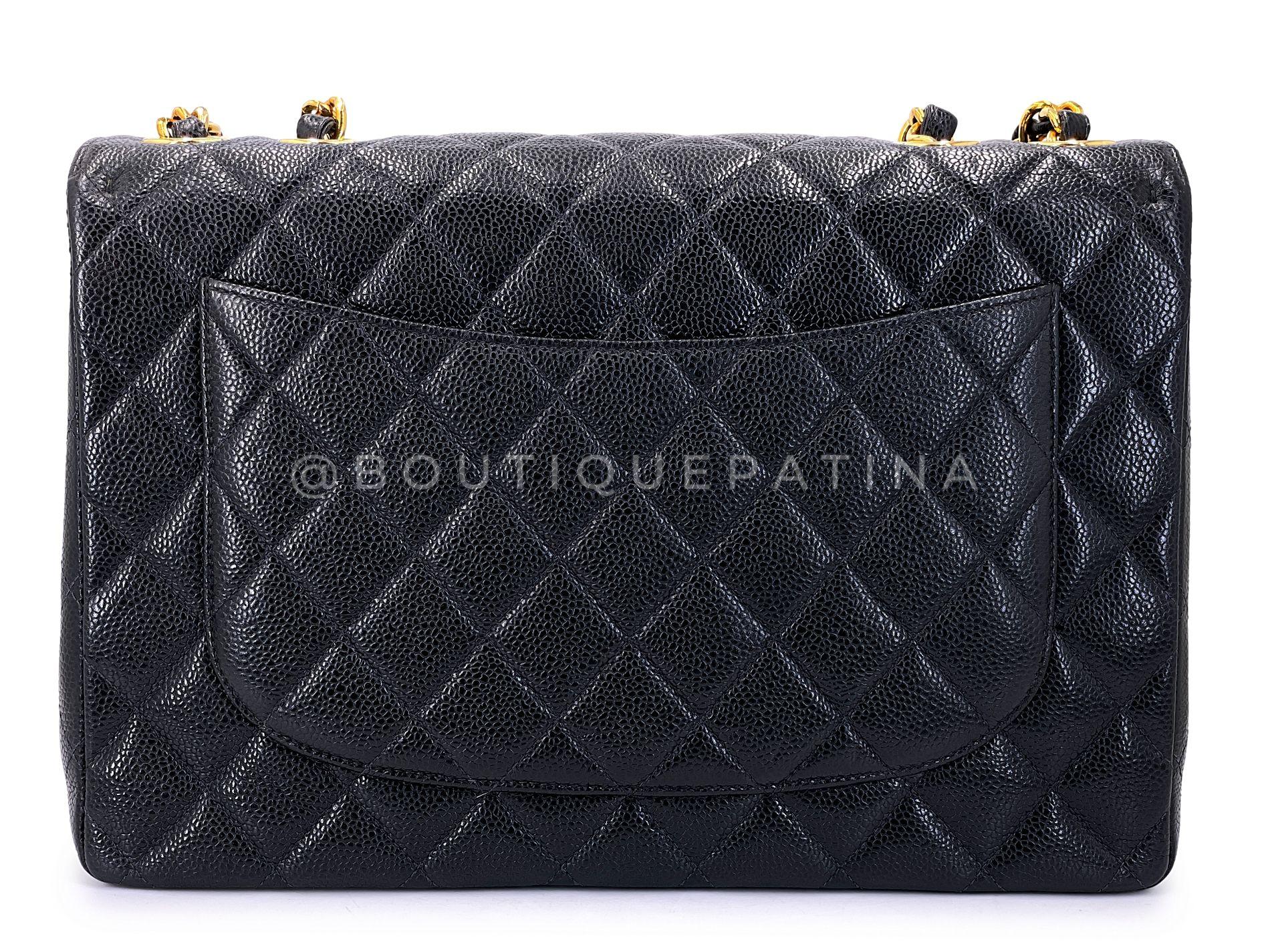 Chanel 2003 Vintage By Jumbo Black Caviar Classic Flap Bag 24k GHW  68942 Pour femmes en vente