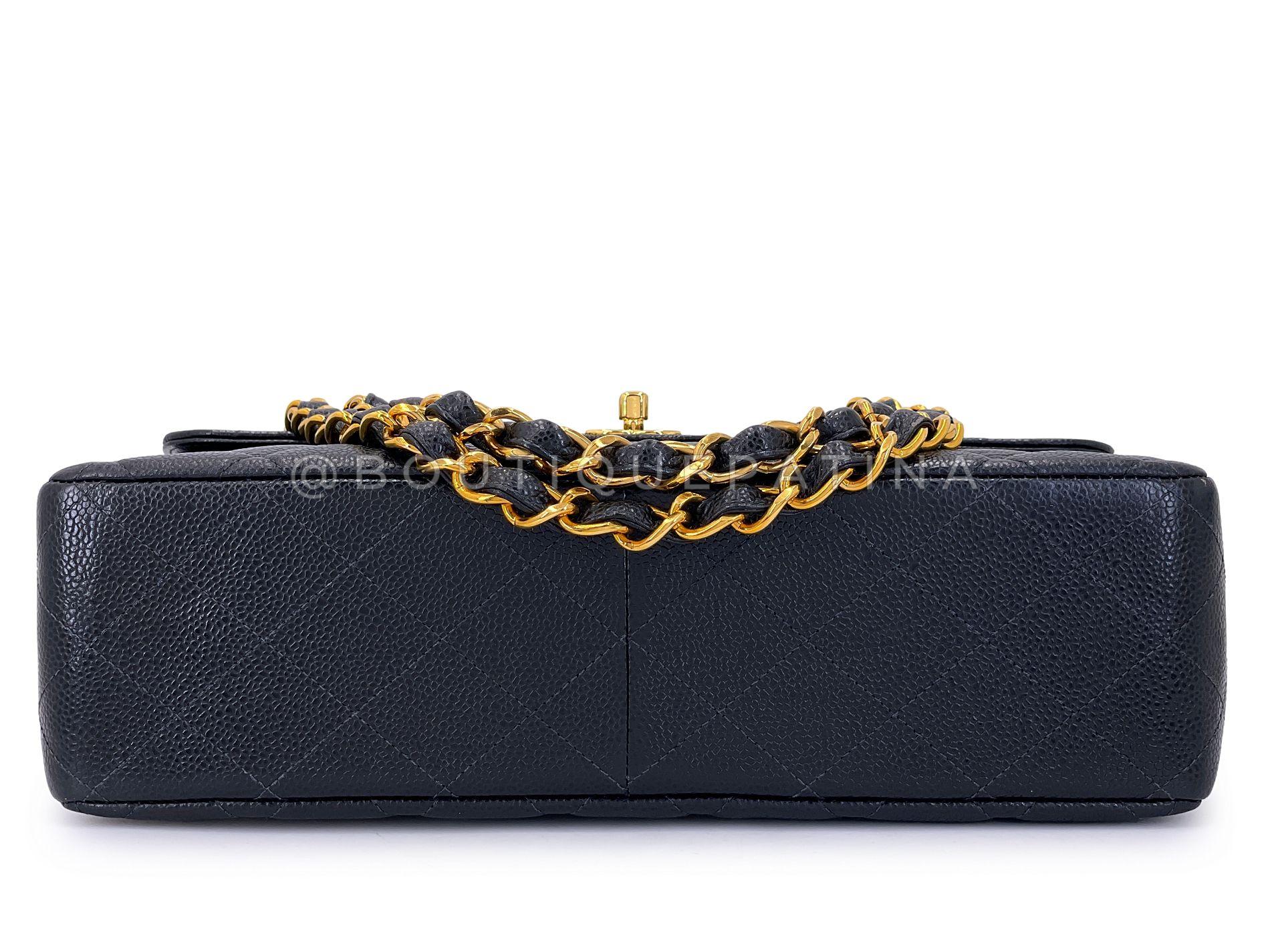 Chanel 2003 Vintage By Jumbo Black Caviar Classic Flap Bag 24k GHW  68942 en vente 1
