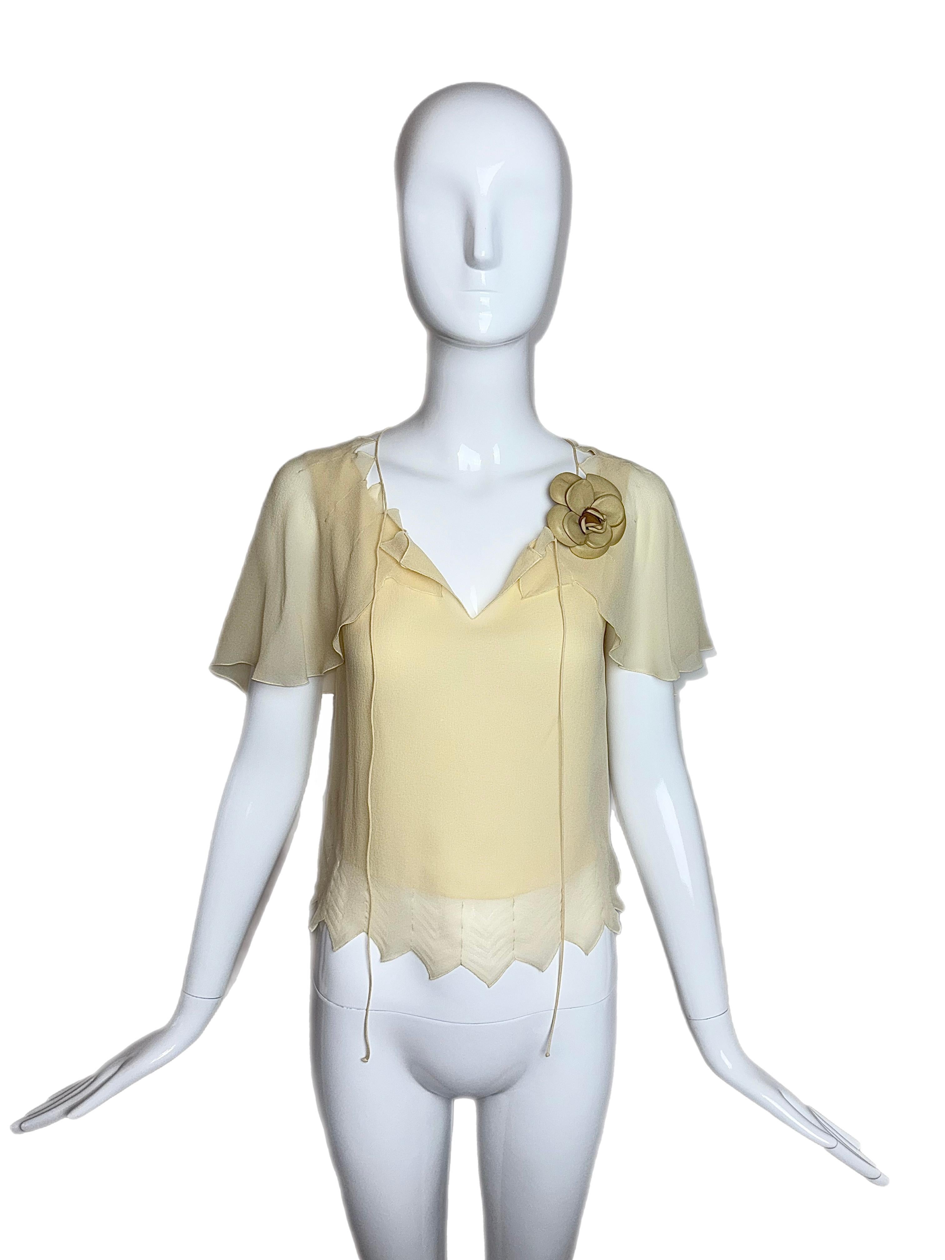 CHANEL 2003 Chemisier Vintage en soie Vanille w. Cuir Camilla Chevron éthéré en vente 4