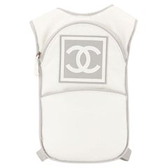 Mochila Chanel 2003 Vintage Sport Rara Blanca y Gris de Nylon
