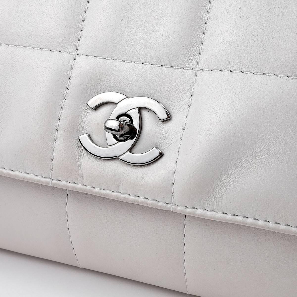 Chanel White Lambskin Silver Hardware Single Flap Bag, 2003  For Sale 3