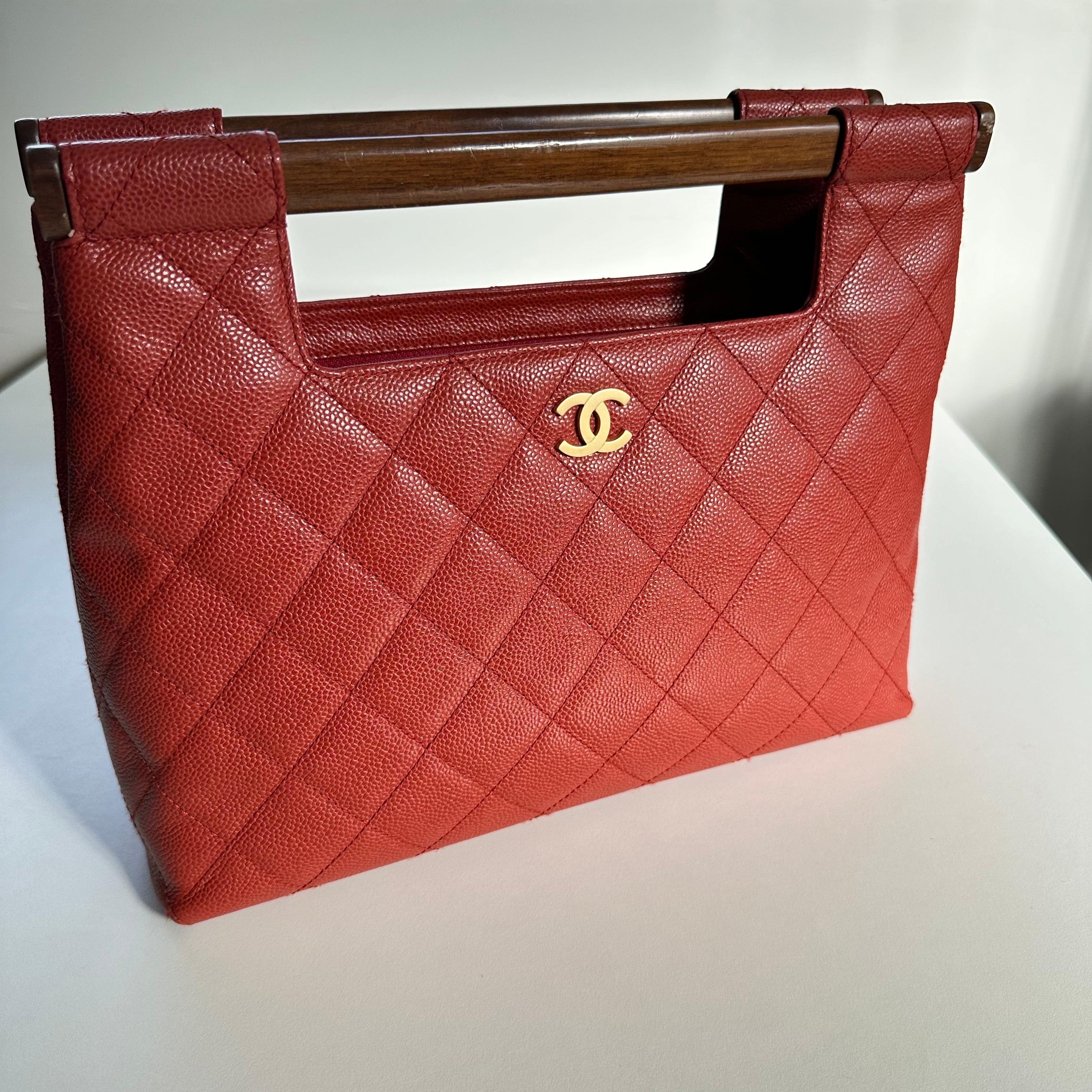 Chanel 2003 Wood Top Handle Rare Red Caviar Jumbo Kelly Envelope Clutch Tote Bag For Sale 5