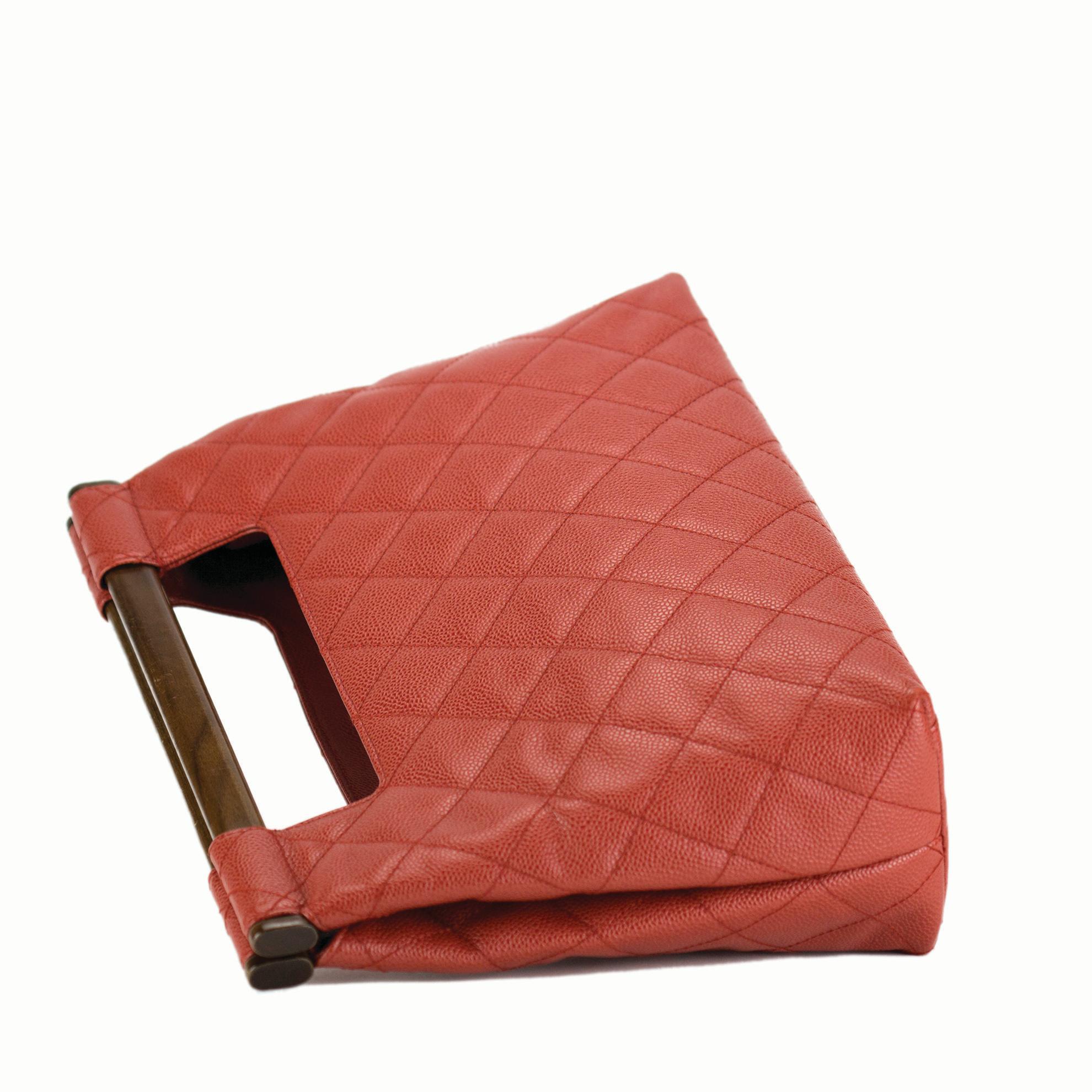 Chanel 2003 Wood Top Handle Rare Red Caviar Jumbo Kelly Envelope Clutch Tote Bag For Sale 1