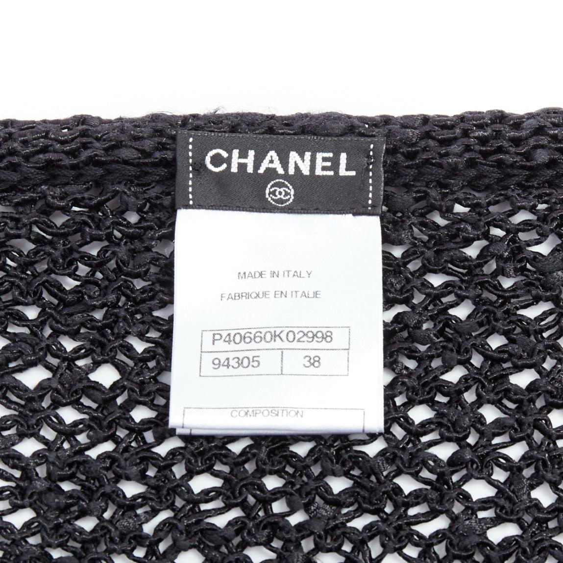 CHANEL 2004 cardigan à mailles ouvertes en coton mélangé CC noir FR38 M en vente 4