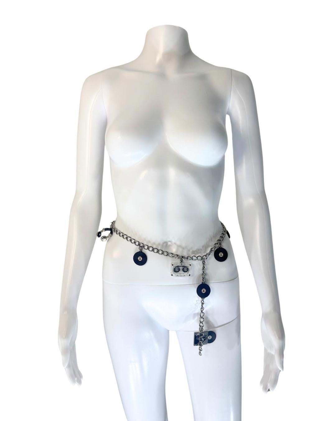 Chanel 2004 Rare Runway Charm Belt Necklace – Vinyl & Acrylic Music Theme(87 cm) For Sale 5