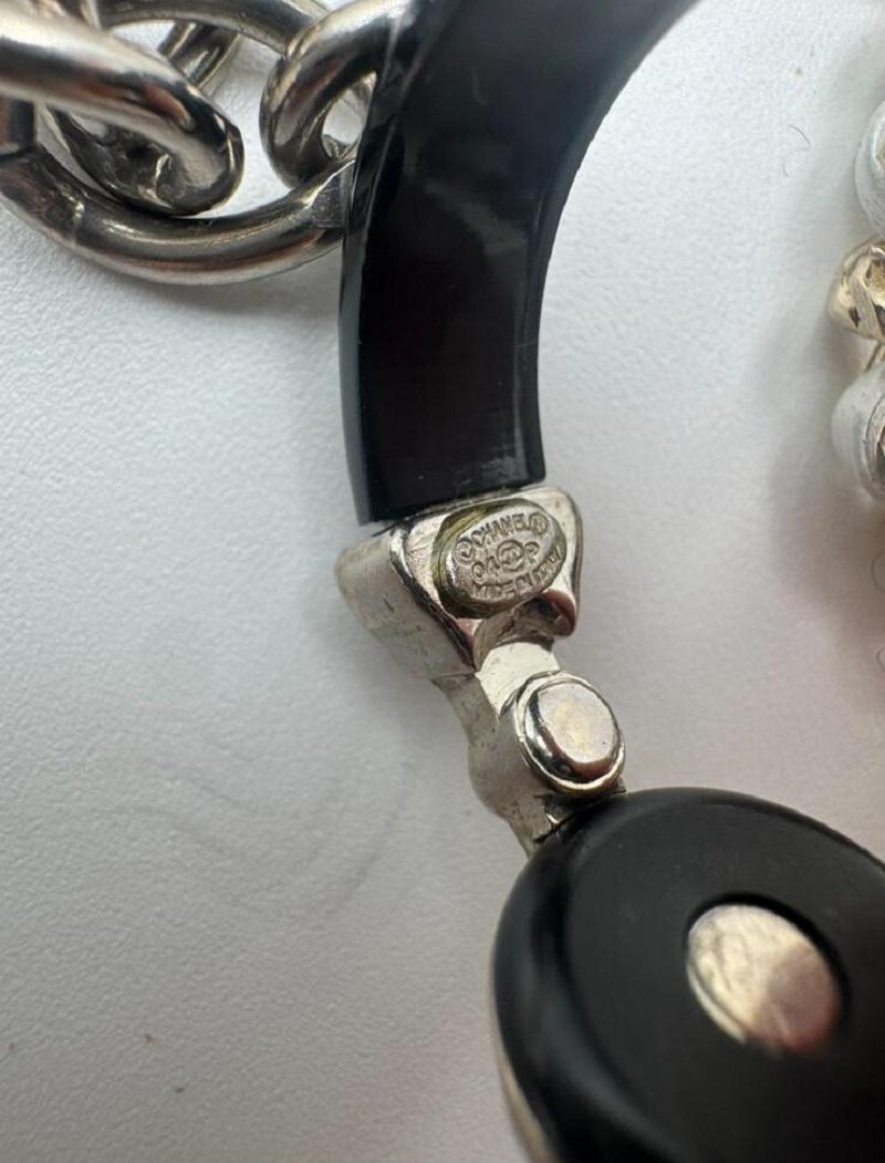 Chanel 2004 Rare Runway Charm Belt Necklace – Vinyl & Acrylic Music Theme(87 cm) For Sale 6