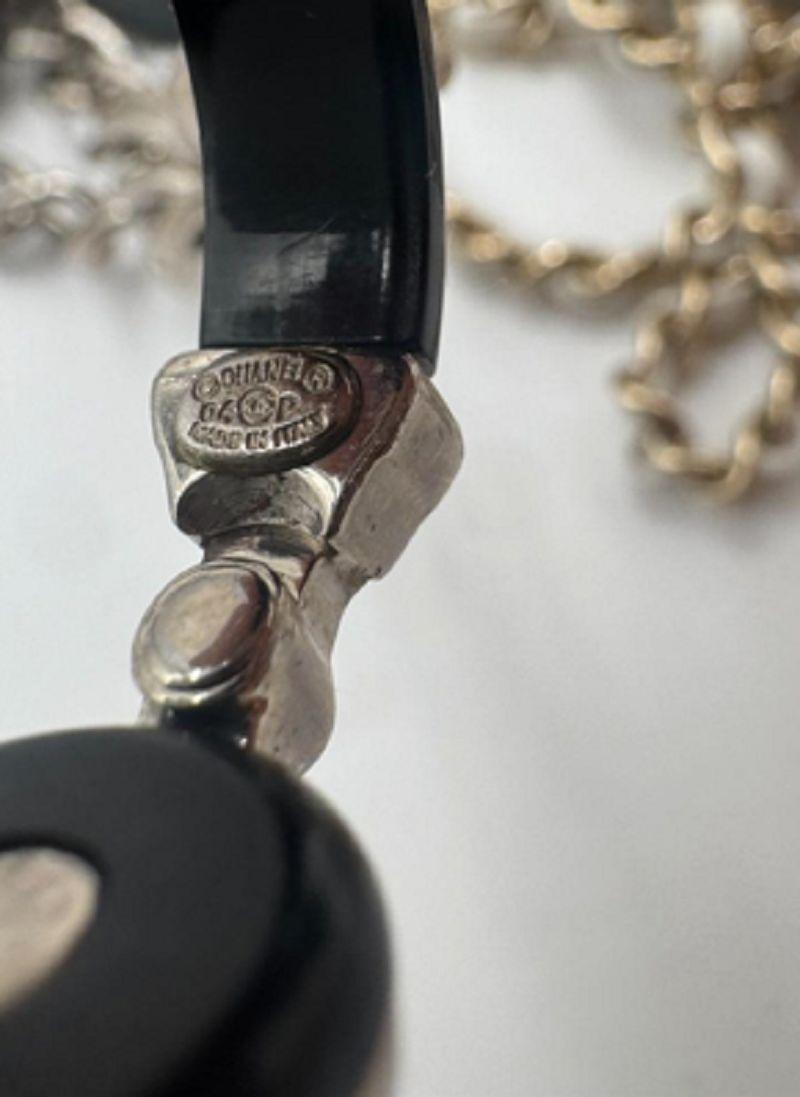 Chanel 2004 Rare Runway Charm Belt Necklace – Vinyl & Acrylic Music Theme(87 cm) For Sale 7