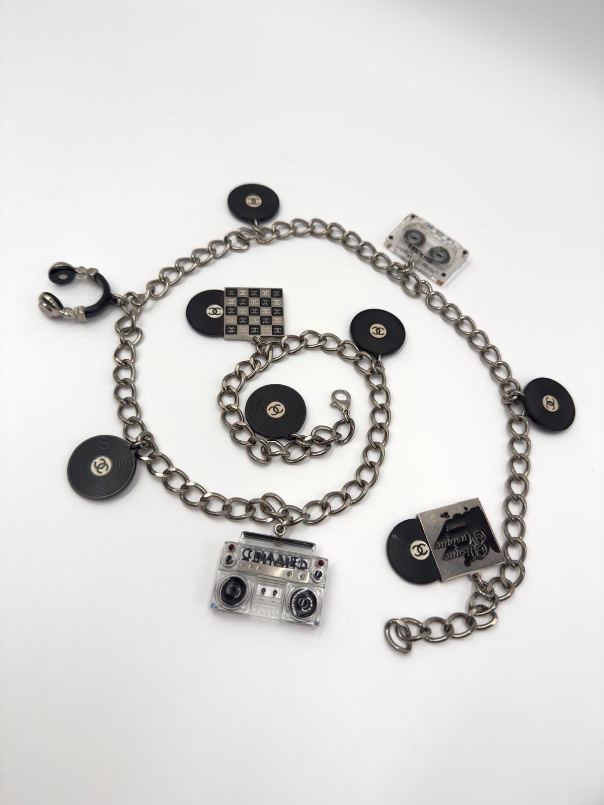 Black Chanel 2004 Rare Runway Charm Belt Necklace – Vinyl & Acrylic Music Theme(87 cm) For Sale