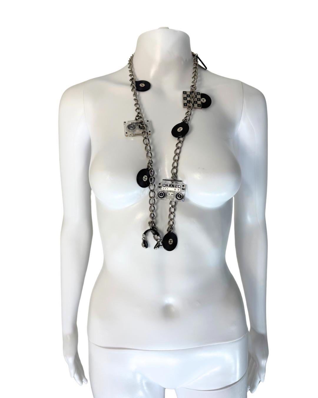Chanel 2004 Rare Runway Charm Belt Necklace – Vinyl & Acrylic Music Theme(87 cm) For Sale 4