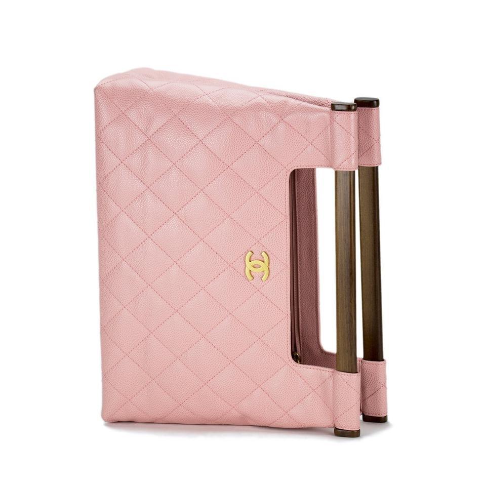 Chanel 2004 Rare pochette rose tendre vintage Barbie avec poignée supérieure en bois Kelly Bag en vente 1