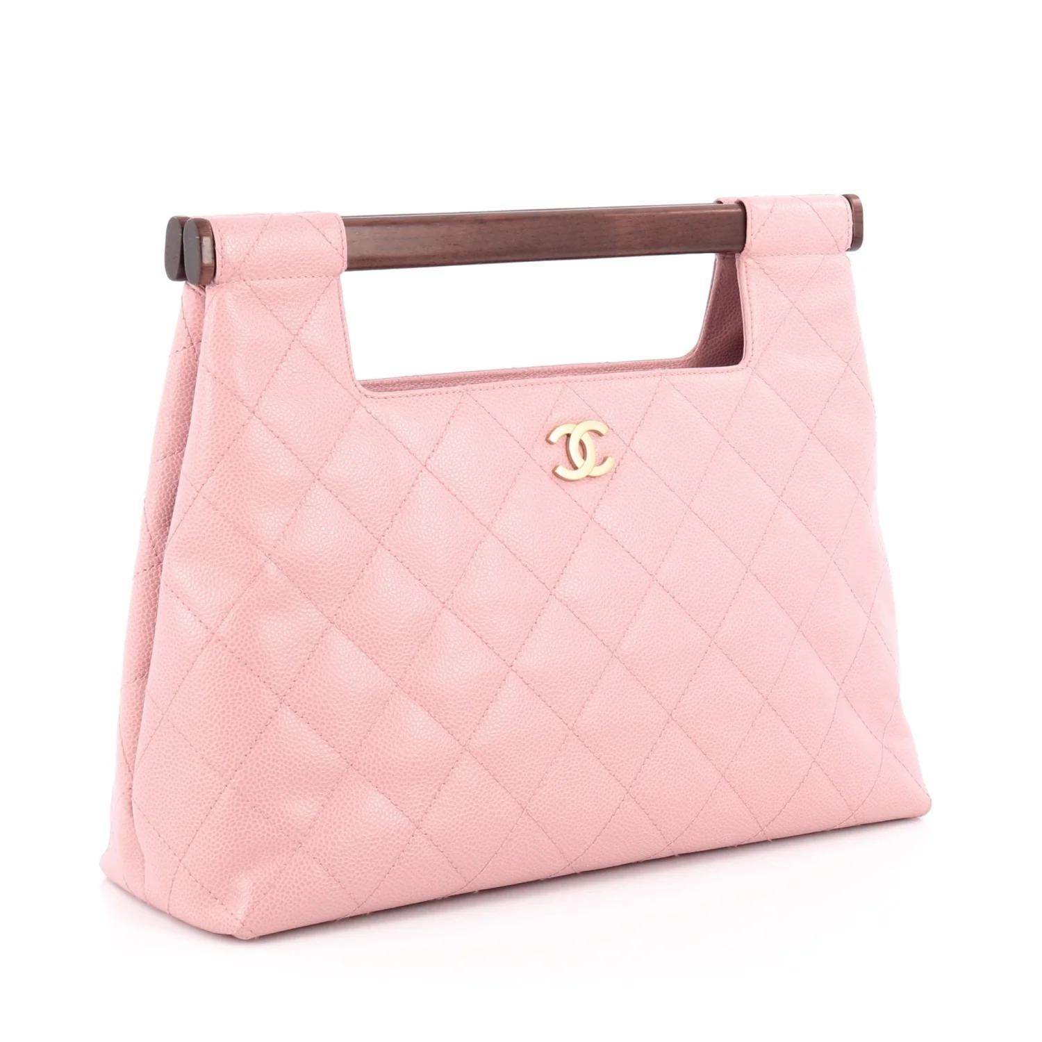 Chanel 2004 Rare pochette rose tendre vintage Barbie avec poignée supérieure en bois Kelly Bag en vente 2