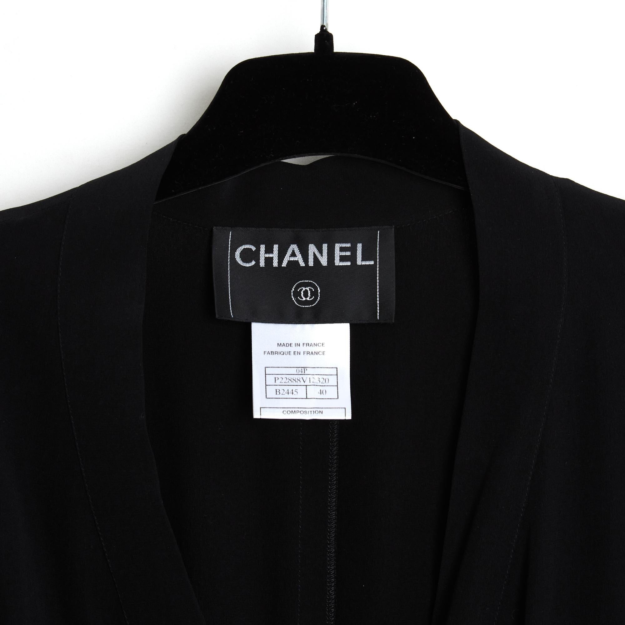 Chanel 2004 Top et Blouse Soie FR40 Camicetta e canotta in seta nera ecru UK12 US10 in vendita 1