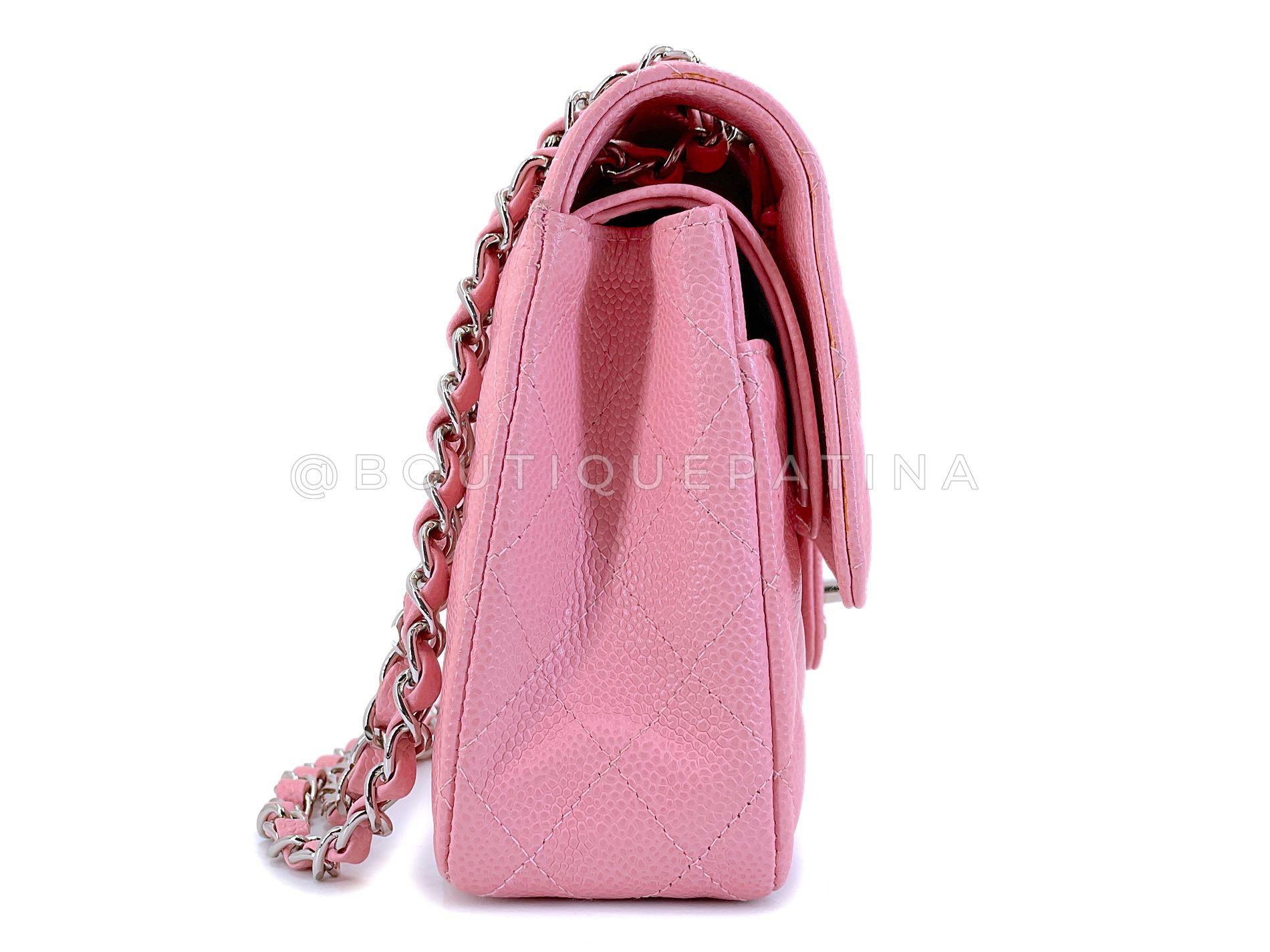 Chanel 2004 Vintage Sakura Pink Caviar Medium Classic Double Flap Bag SHW 68532 Excellent état - En vente à Costa Mesa, CA