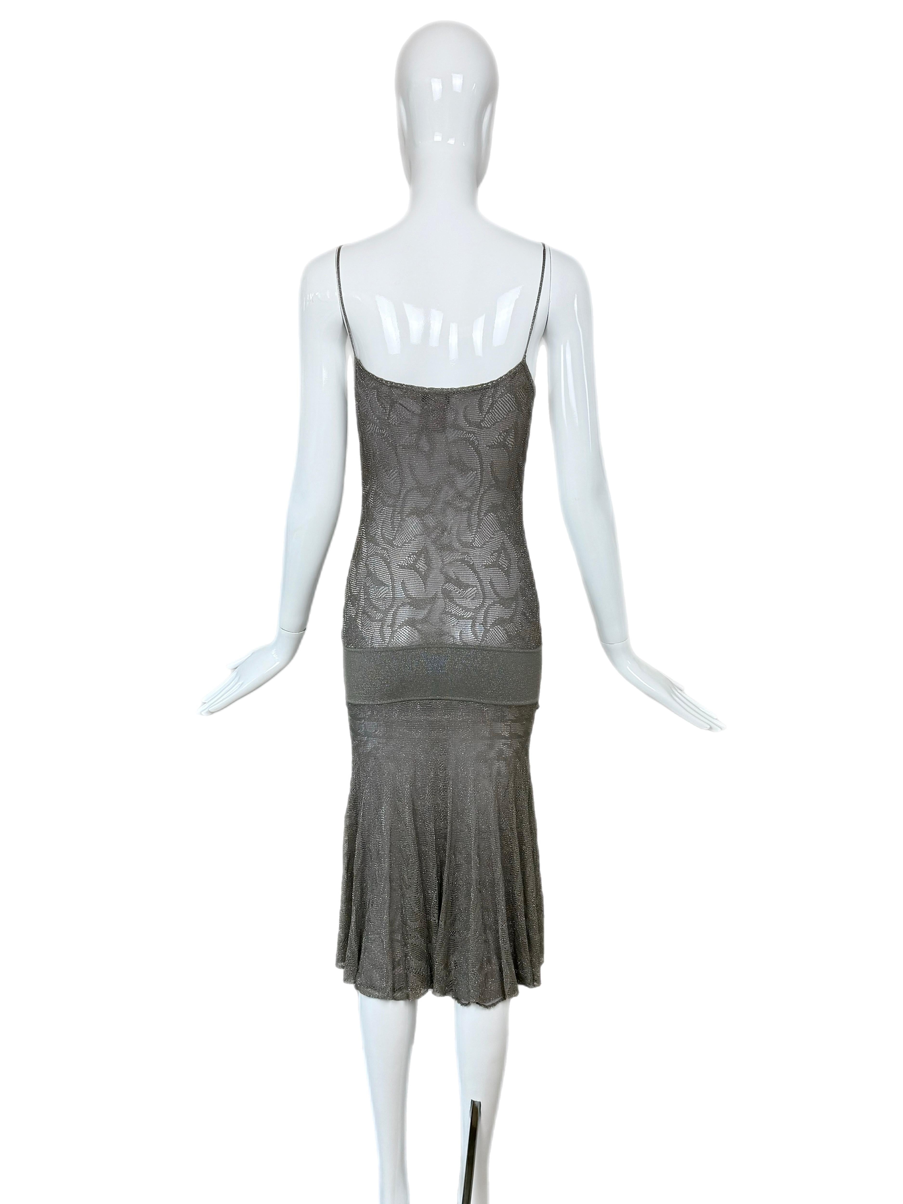 CHANEL 2004 Vintage Silver Metallic Knee Length Dress Pour femmes en vente
