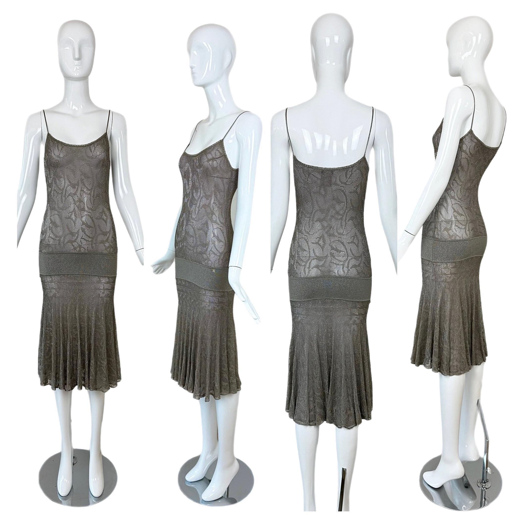 CHANEL 2004 Vintage Silver Metallic Knee Length Dress en vente
