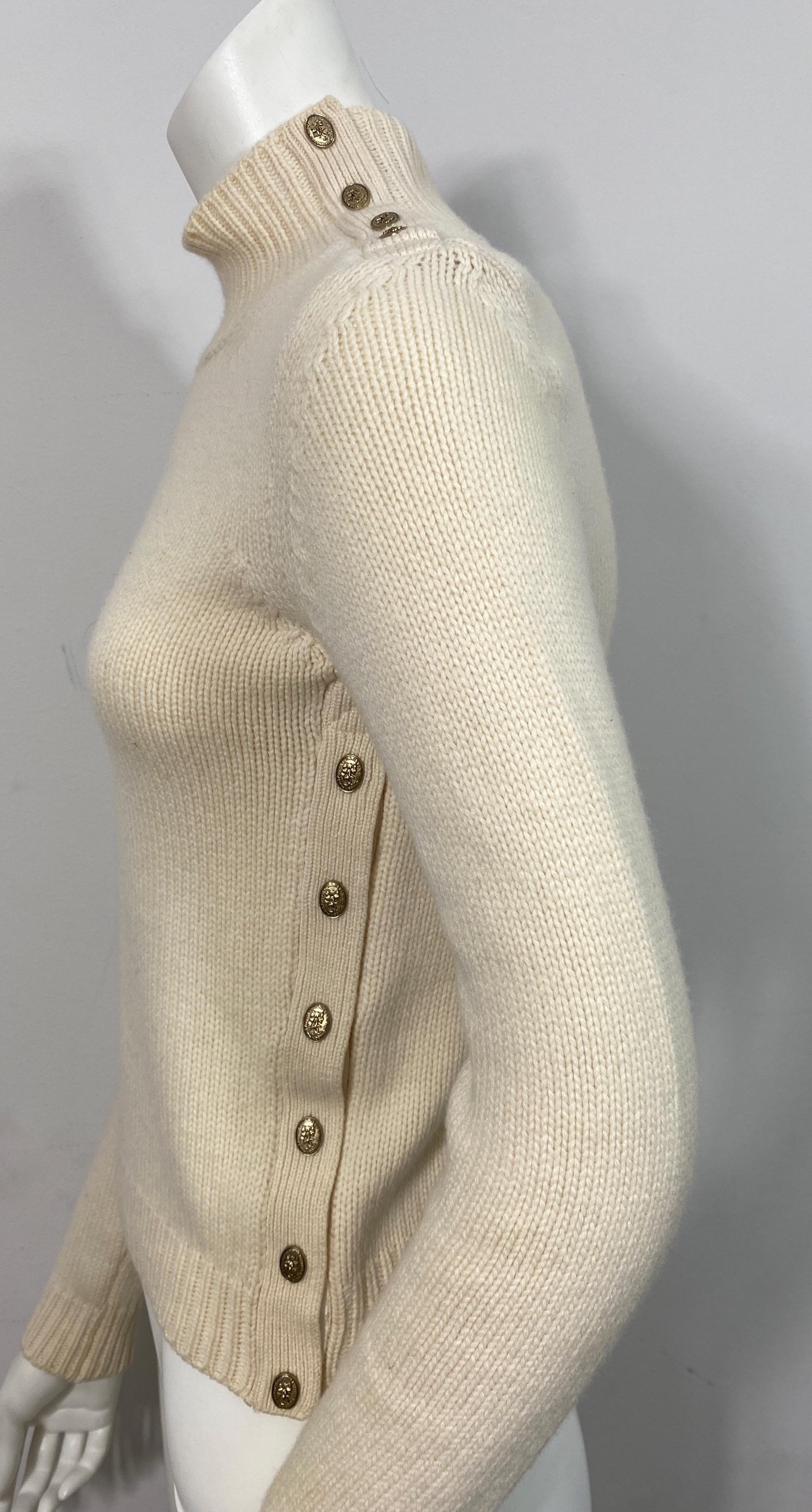 Chanel 2004A ivory cashmere knit sweater with logo snaps-Size 36 For Sale 5