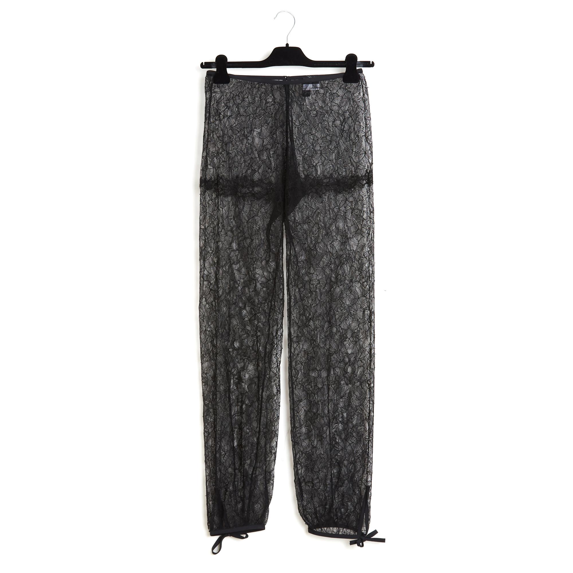 Chanel 2004C Pantalon Dentelle FR38 Schwarze Spitzenhose und Seiden Shorty M US28 Damen