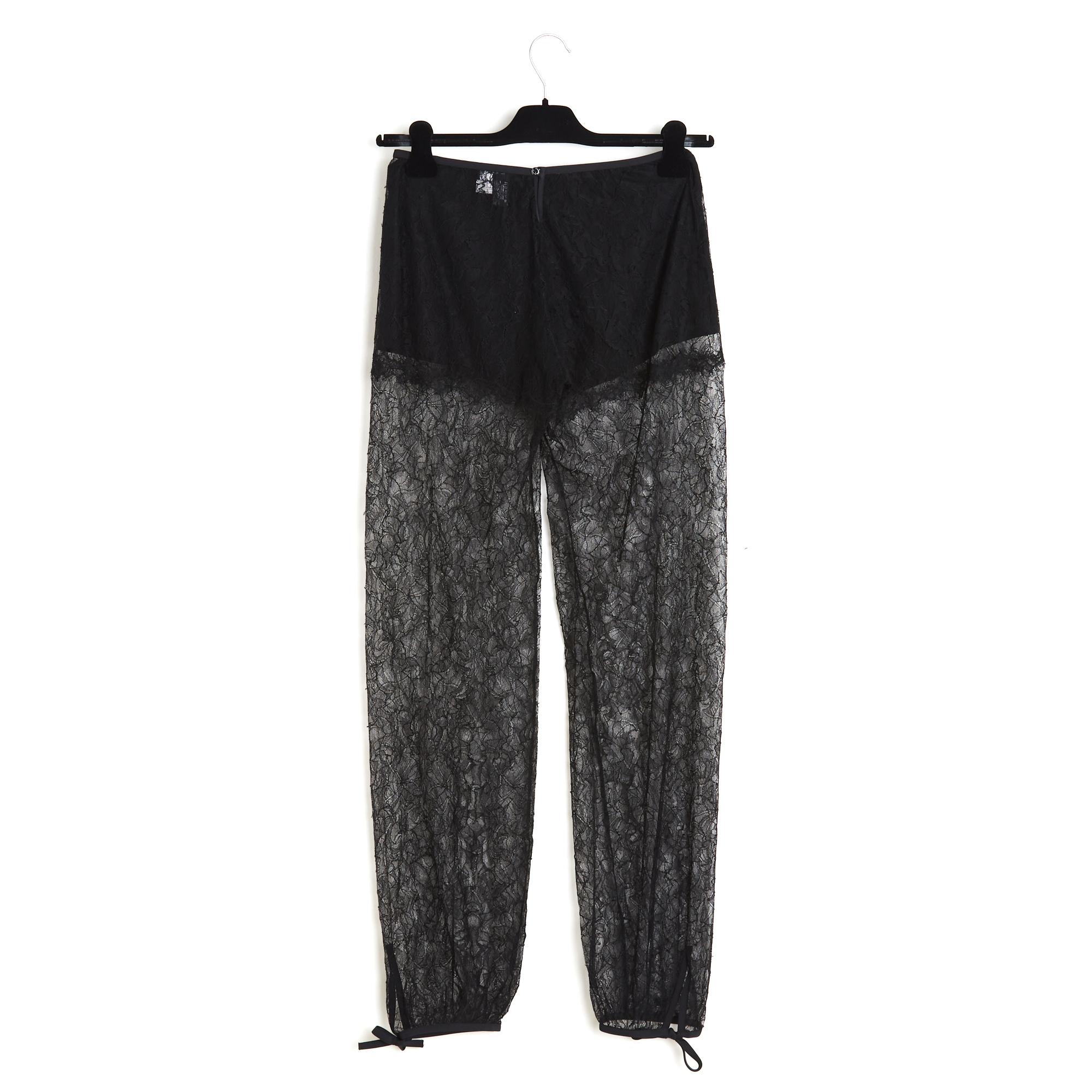 Chanel 2004C Pantalon Dentelle FR38 Schwarze Spitzenhose und Seiden Shorty M US28 3