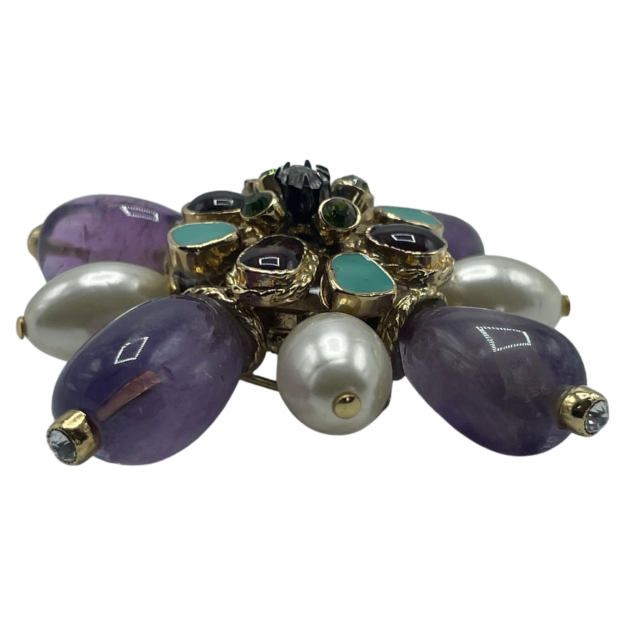 Chanel 2005 Amethyst & Pearl Brooch or Pendant In Good Condition For Sale In Palm Beach, FL