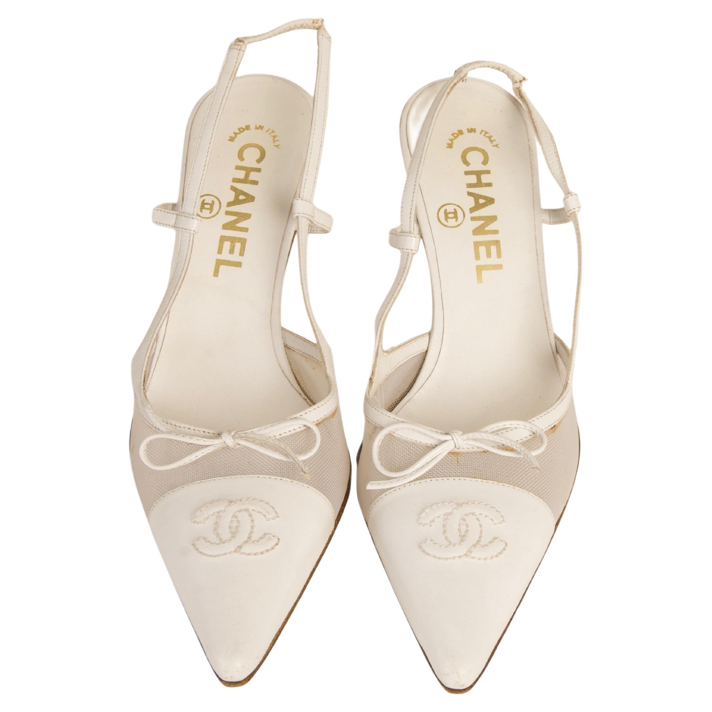 Chanel 2005 "CC", tacchi con fiocco bianchi in rete