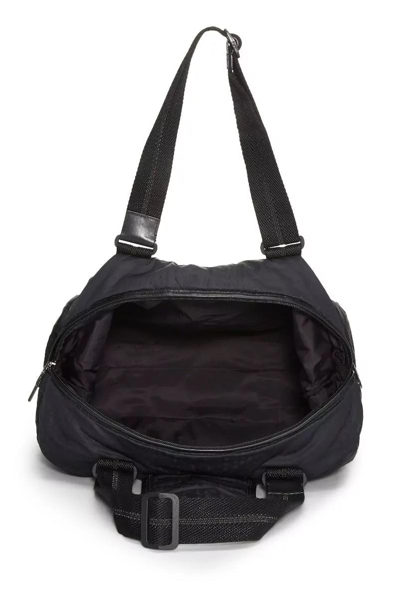 Chanel 2005 Nylon Sport Palestra Viaggio Trapuntato Nylon Grande Borsa Tote in vendita 2