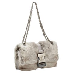 Chanel 2005 Rare Vintage CC Sport Belt Lock Grey Fur Lapin Borsa a tracolla