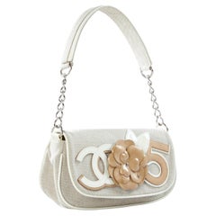 Chanel 2005 Vintage Beige Camelia Canvas Petit sac à rabat