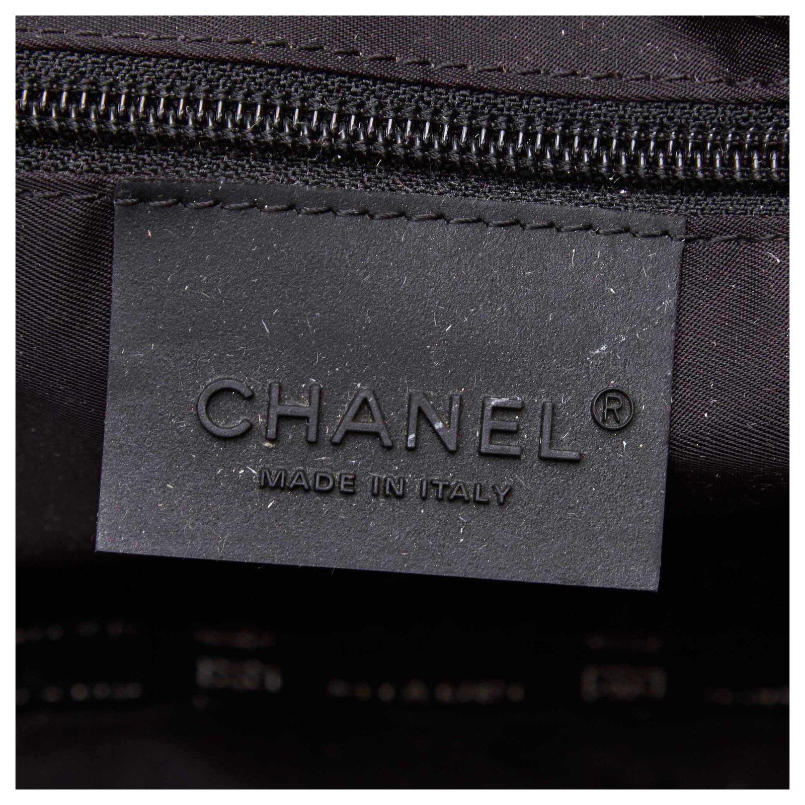 Chanel 2005 Vintage Black CC Nylon Sport Mesh Large Gym Travel Duffle Bag  For Sale 1