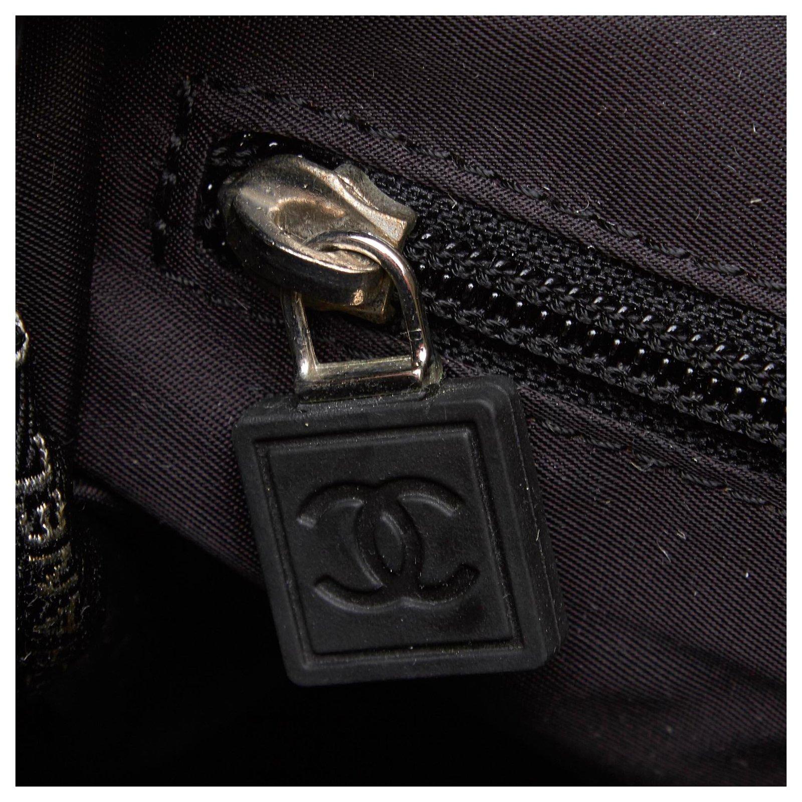 Chanel 2005 Vintage Black CC Nylon Sport Mesh Large Gym Travel Duffle Bag  For Sale 2