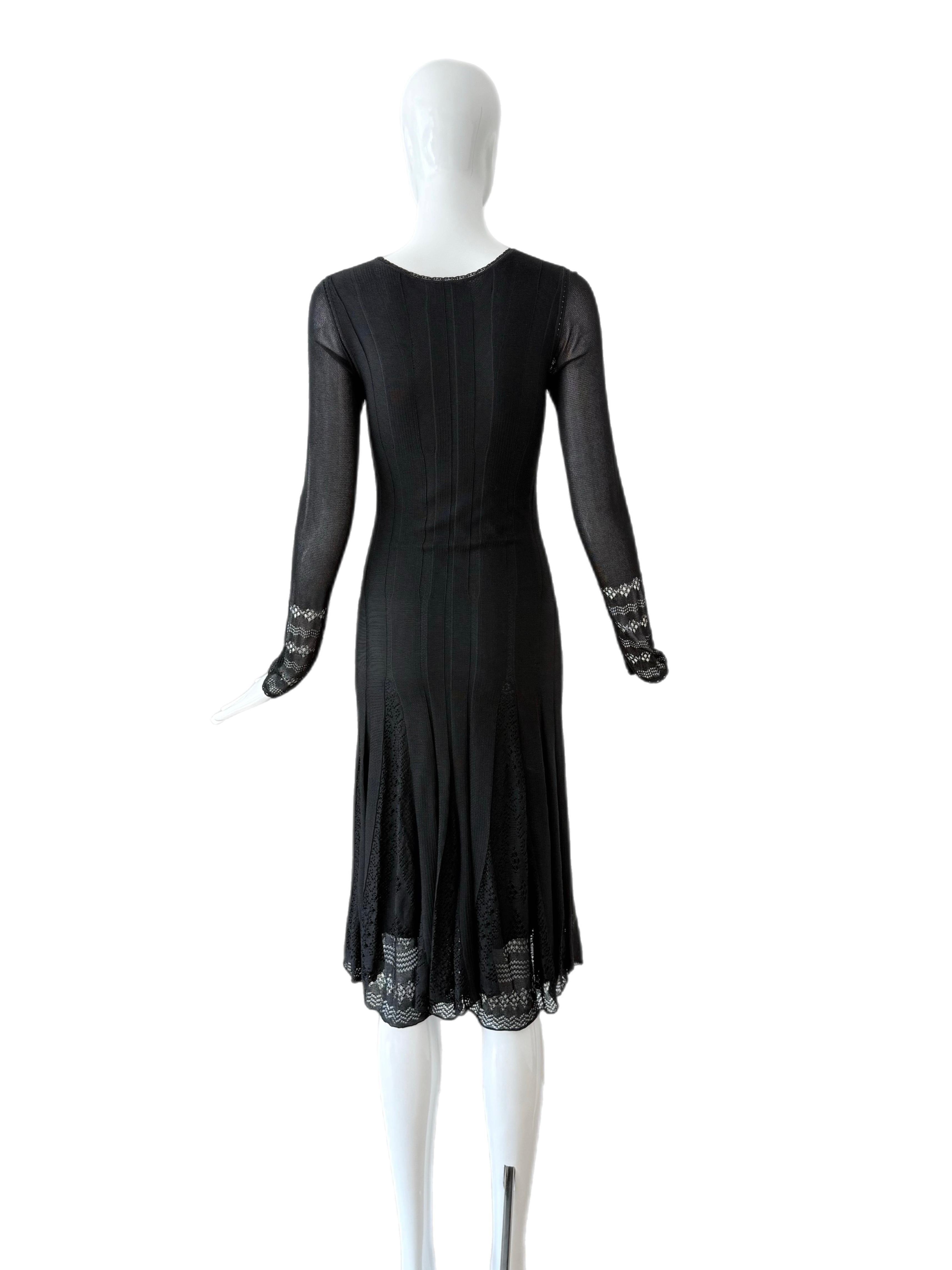 CHANEL 2005 Vintage Schwarzes langärmeliges Vintage-Kleid aus Pointelle im Angebot 7