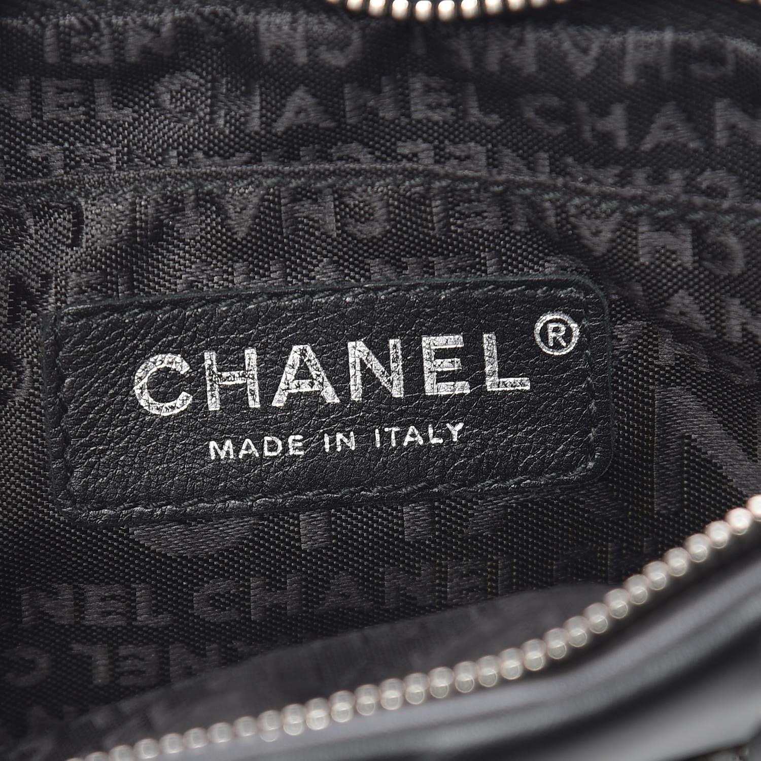 Chanel 2005 Vintage Clutch/Abendtasche aus Lammfell und Leder mit Swarovski CC-Kristallen im Angebot 3