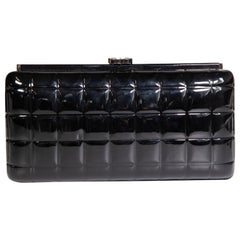 Chanel 2006-08 Negro Patente Marco Chocolate Bar Embrague