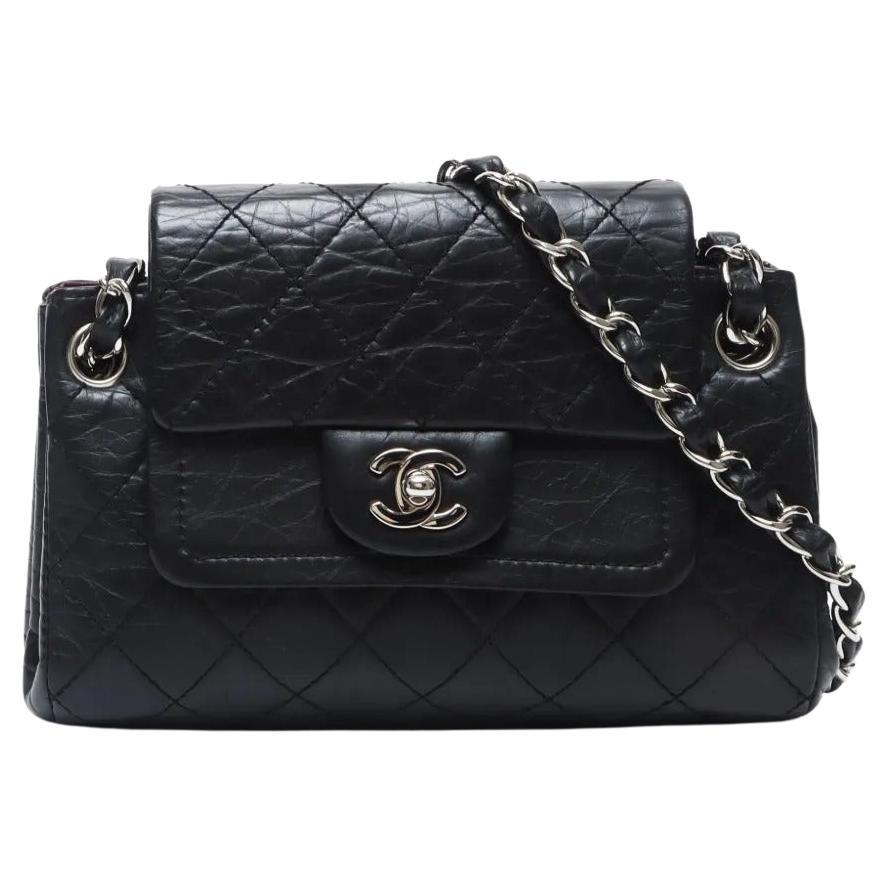 Chanel 2006 Black Lambskin Diamond Quilted Vintage Shoulder Bag im Angebot