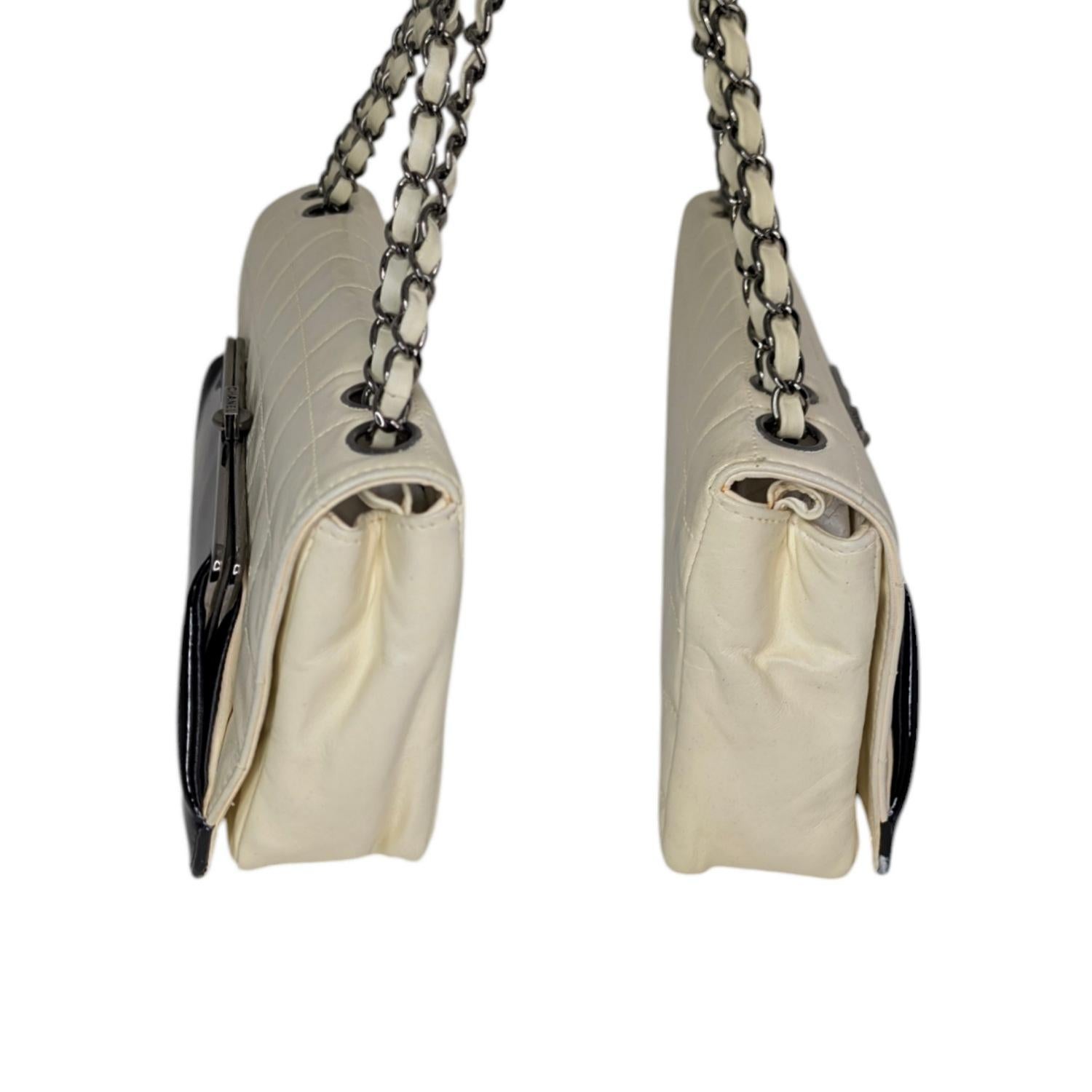 Beige Chanel 2006 Chocolate Bar Lambskin Bicolor Kiss-Lock Flap For Sale