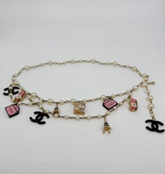Chanel 2006 “Devil Wears Prada” Pearl & Charm Belt