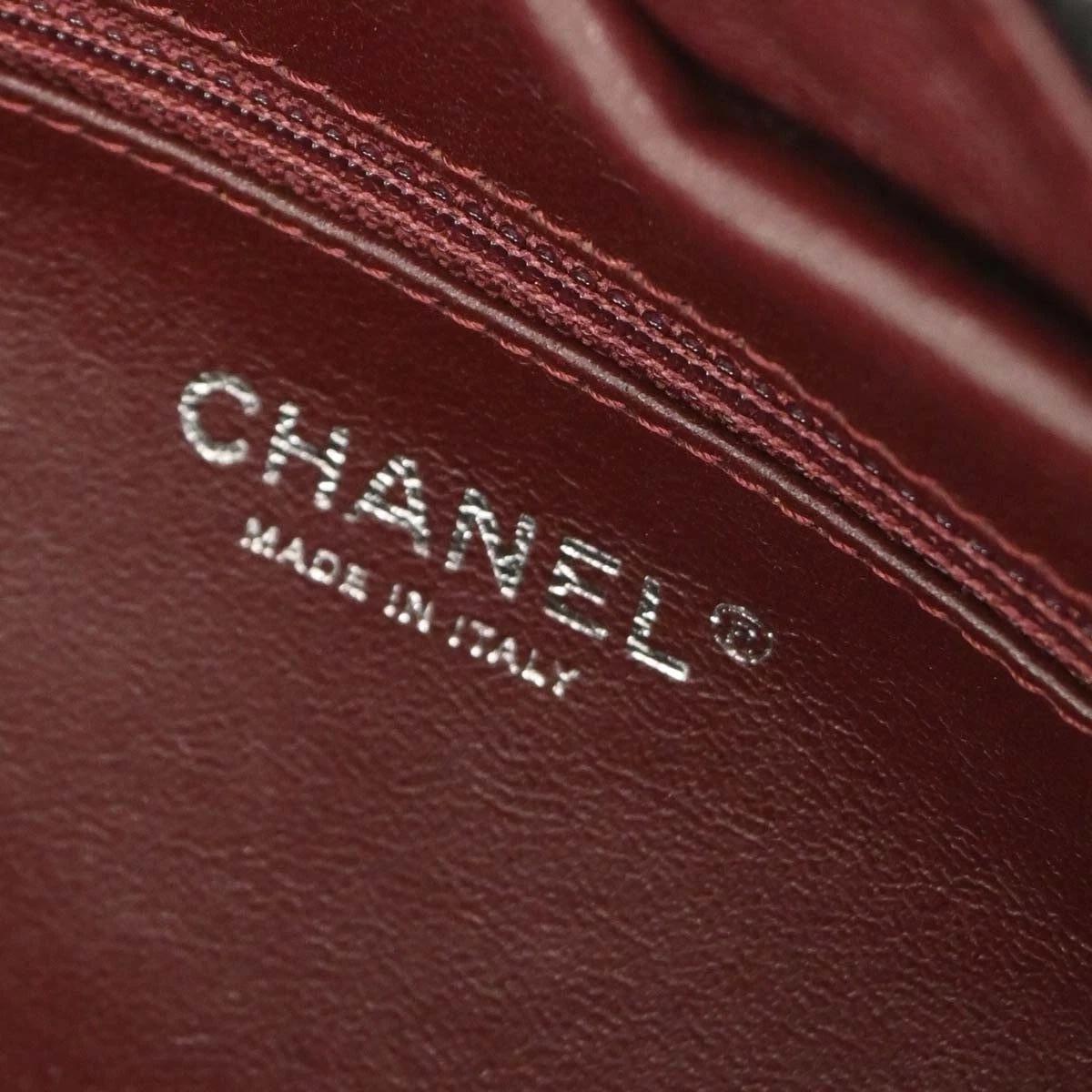 Chanel 2006 Silhouette allongée Sac à main Bowler Cuir d'agneau doux comme du beurre en vente 13