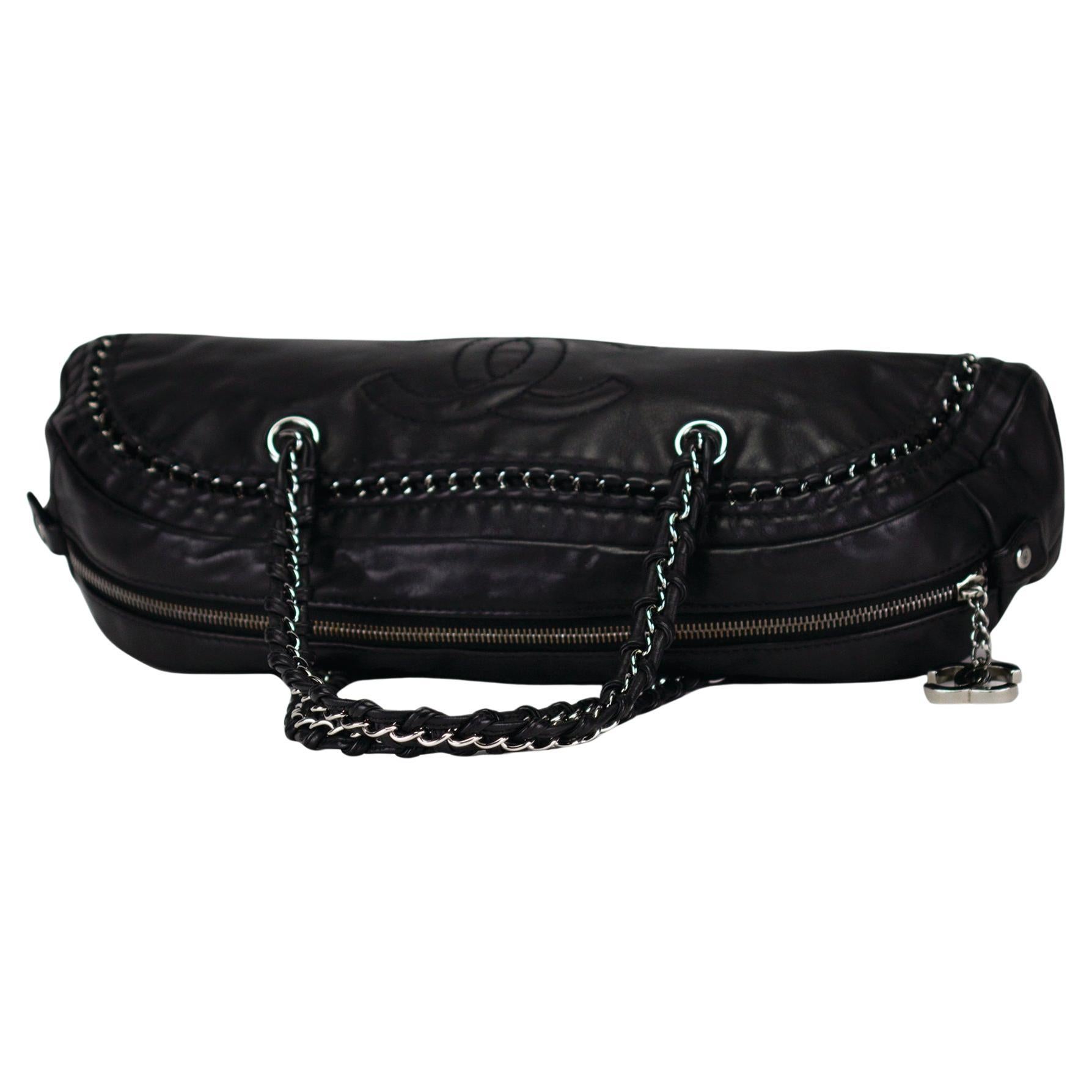 Chanel 2006 Satchel Bowler Silueta Alargada Piel de cordero suave mantecosa en venta 1
