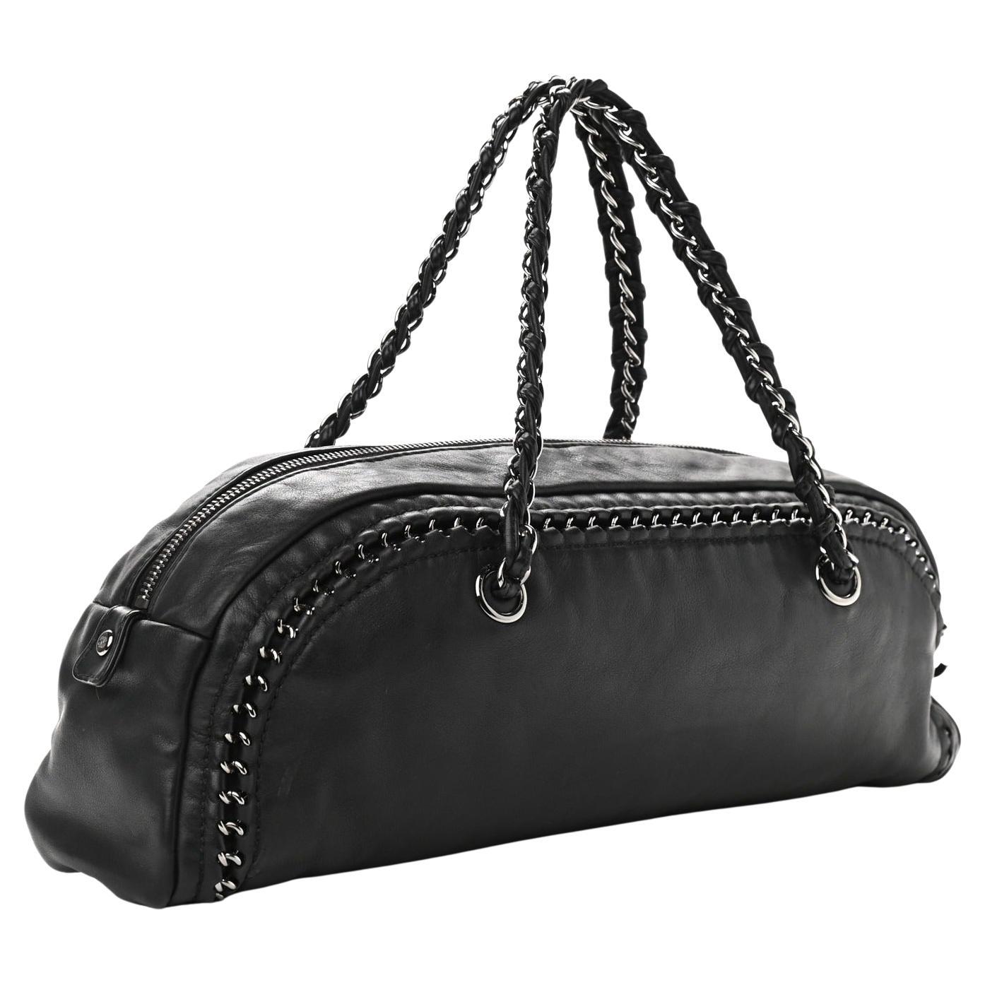 Chanel 2006 Satchel Bowler Silueta Alargada Piel de cordero suave mantecosa en venta 2