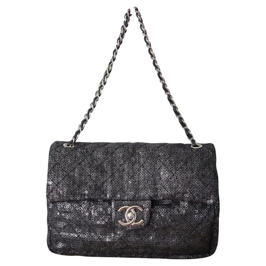 Chanel 2009 Jumbo Quilted Classic Flap Hidden Mesh Black Sequins Shoulder Bag In Good Condition For Sale In Miami, FL